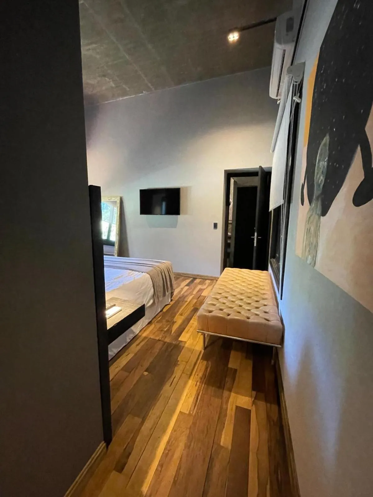 TV and multimedia, Bed in Be House Suites & Spa