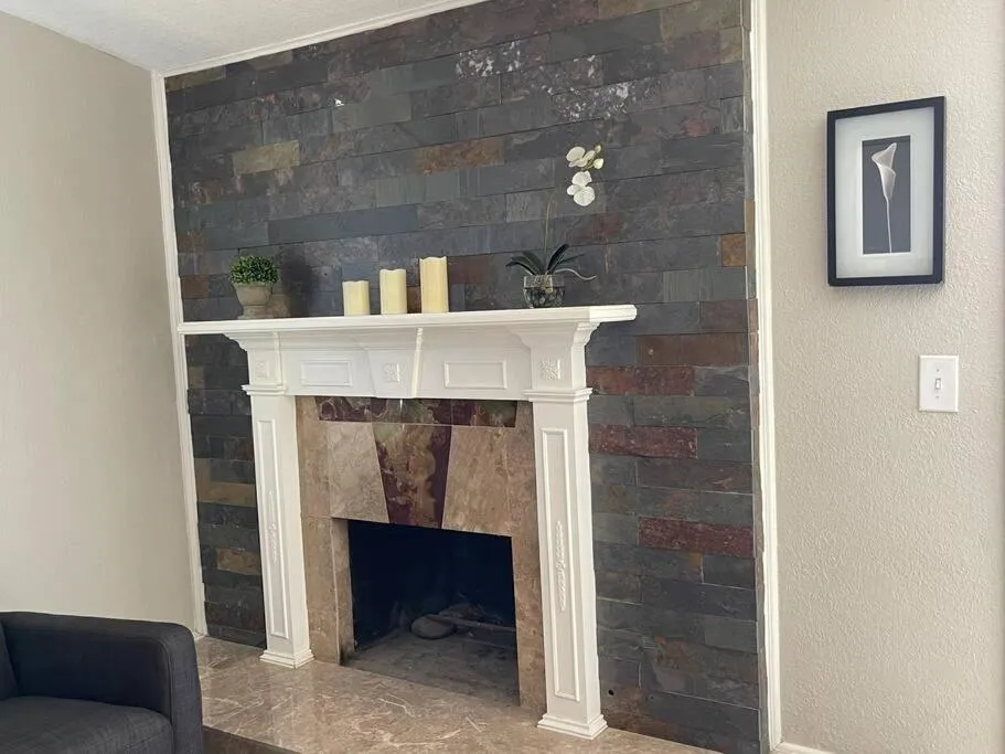 flat iron in The Hummingbird Sunset Home, West Side