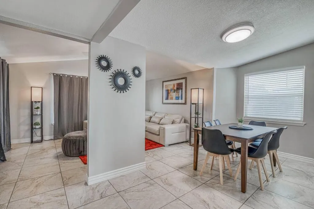 Living room in The Hummingbird Sunset Home, West Side