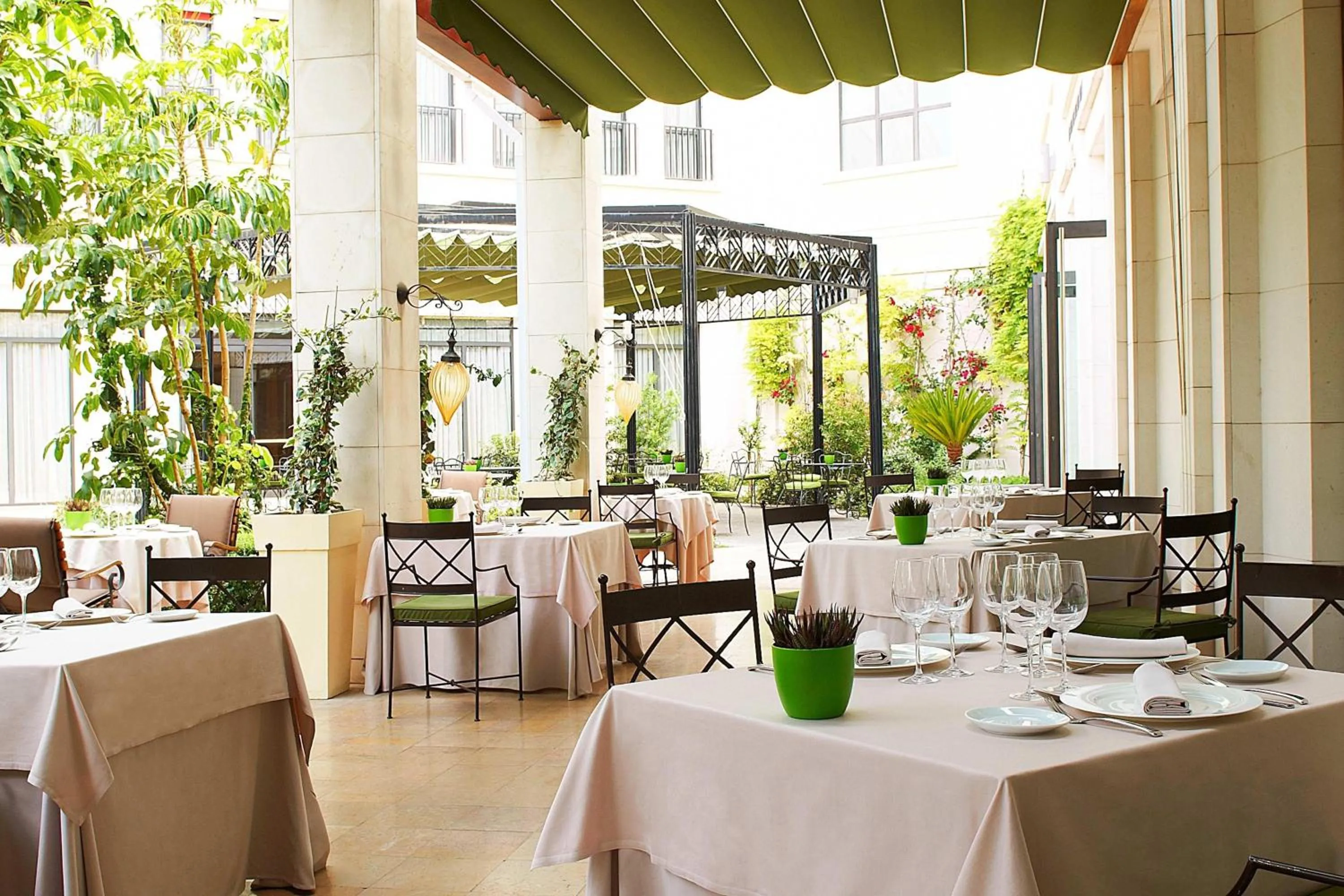 Restaurant/places to eat in The Westin Valencia