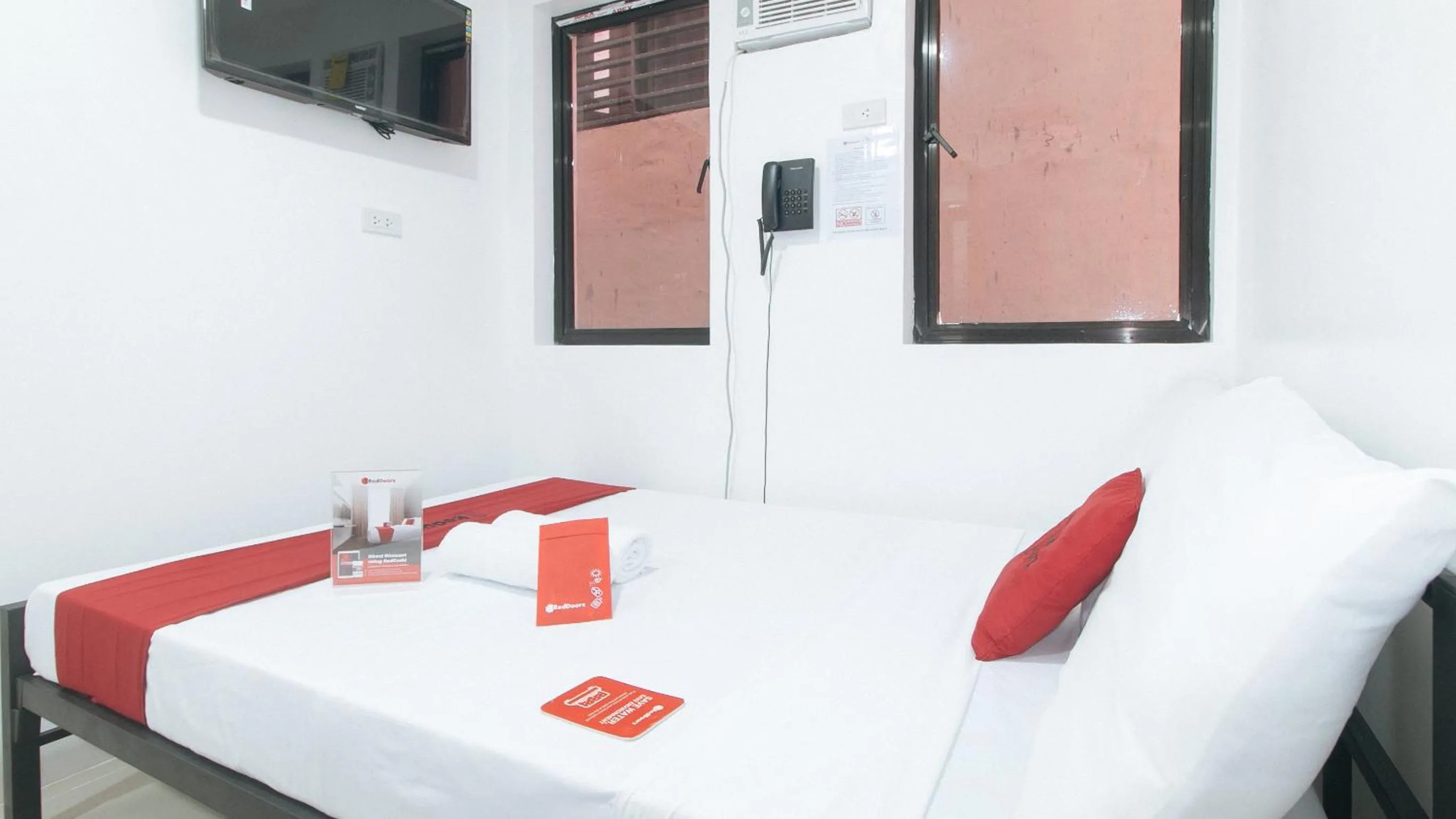 Bed in RedDoorz @ El Grande Inn Santa Cruz Manila