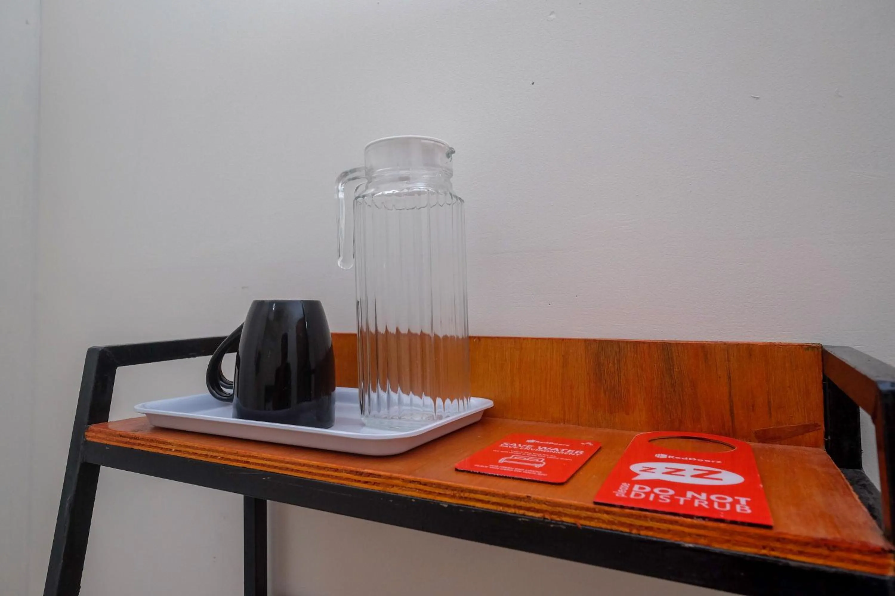 Coffee/tea facilities in RedDoorz near Alun Alun Magelang 2