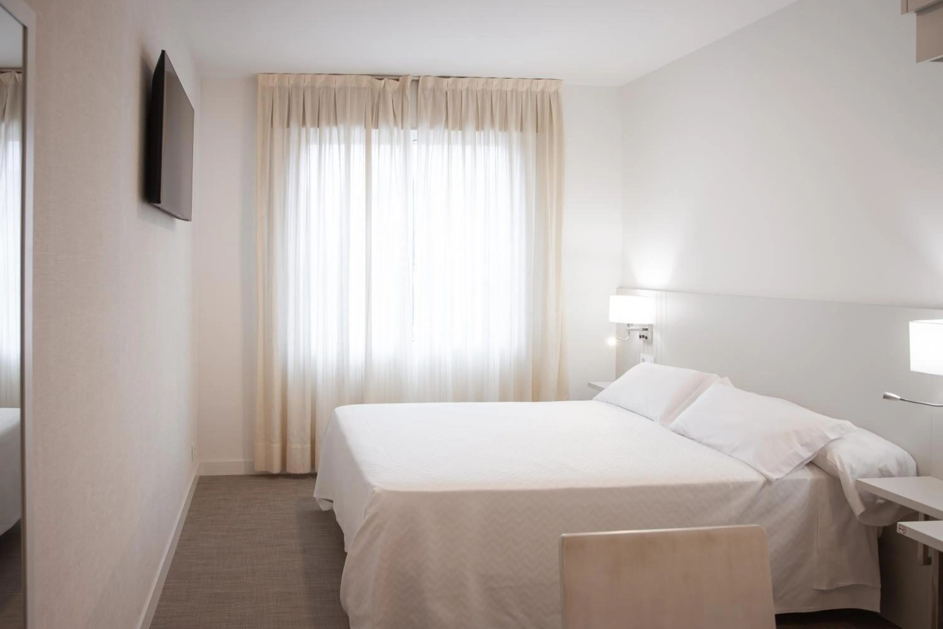 Bedroom, Bed in Hotel Apartamentos Dabarca