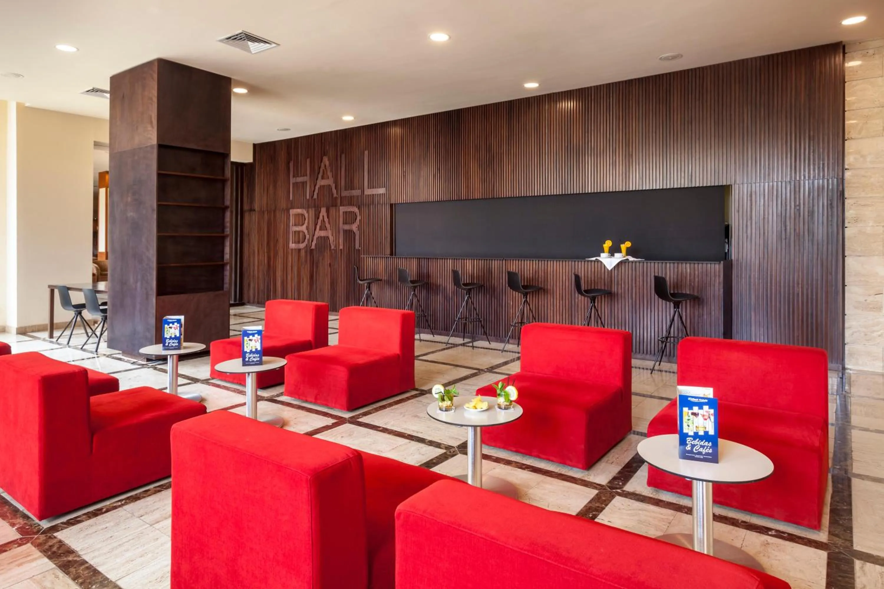 Lounge or bar in Hotel Best Jacaranda