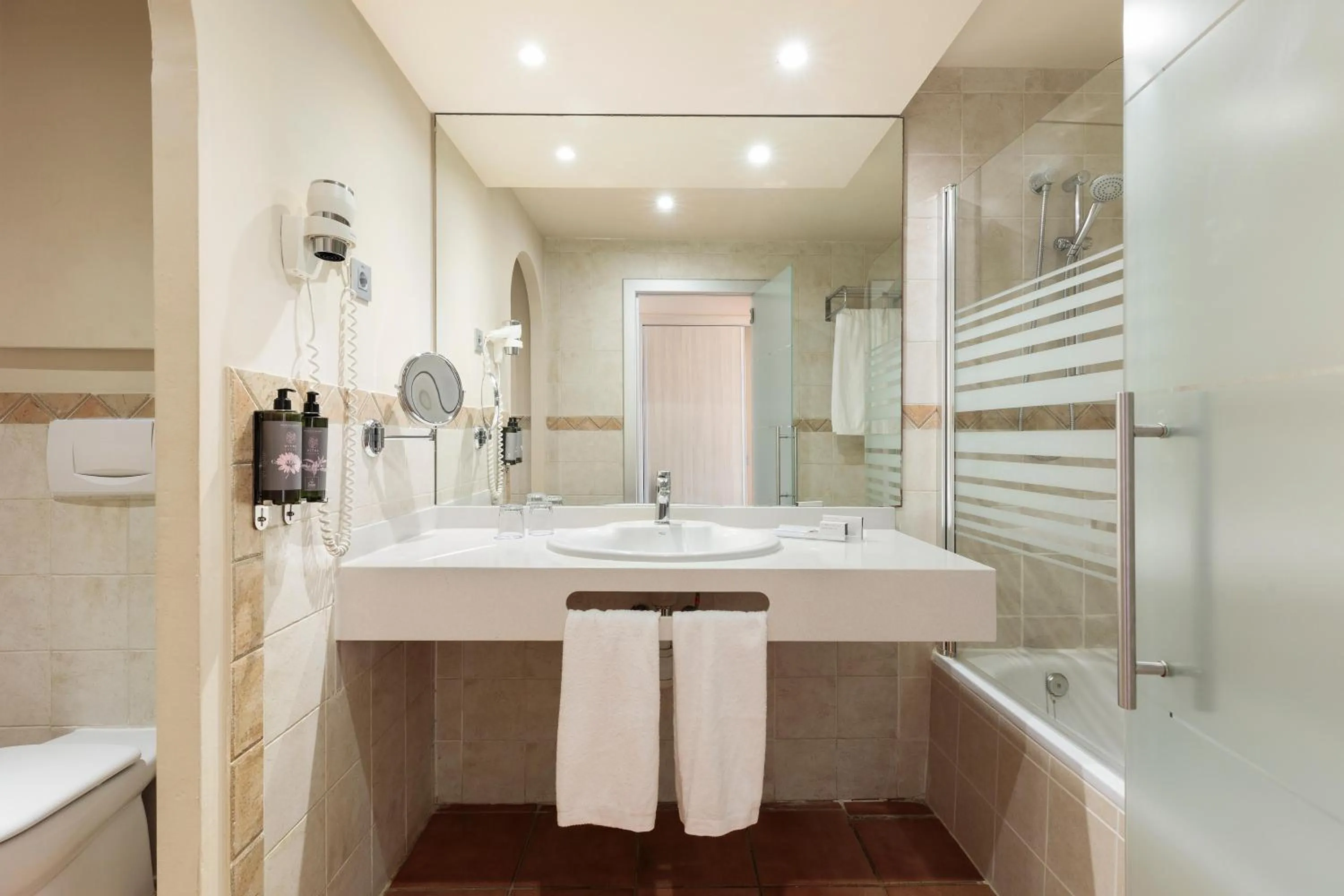 Bathroom in Hotel Best Jacaranda