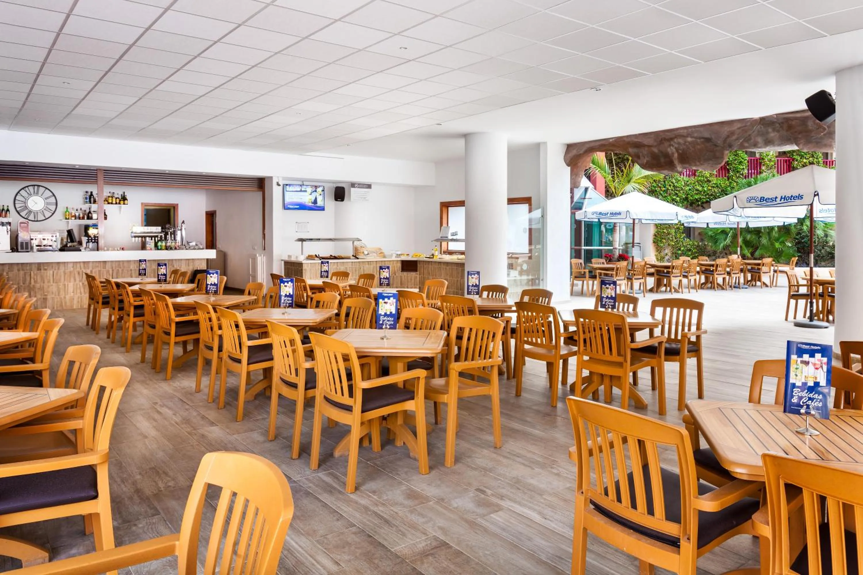 Lounge or bar in Hotel Best Jacaranda