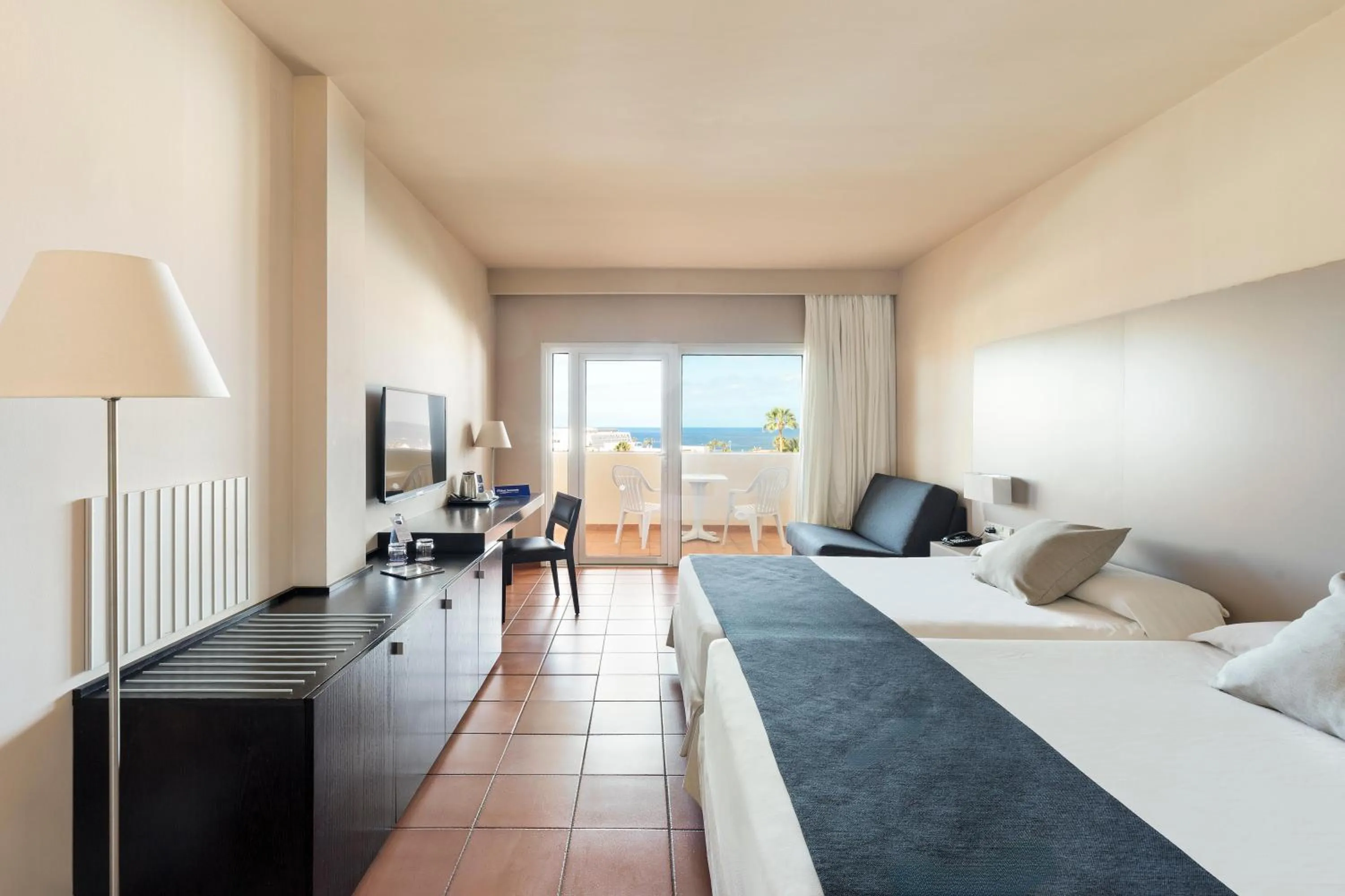 Photo of the whole room, Bed in Hotel Best Jacaranda