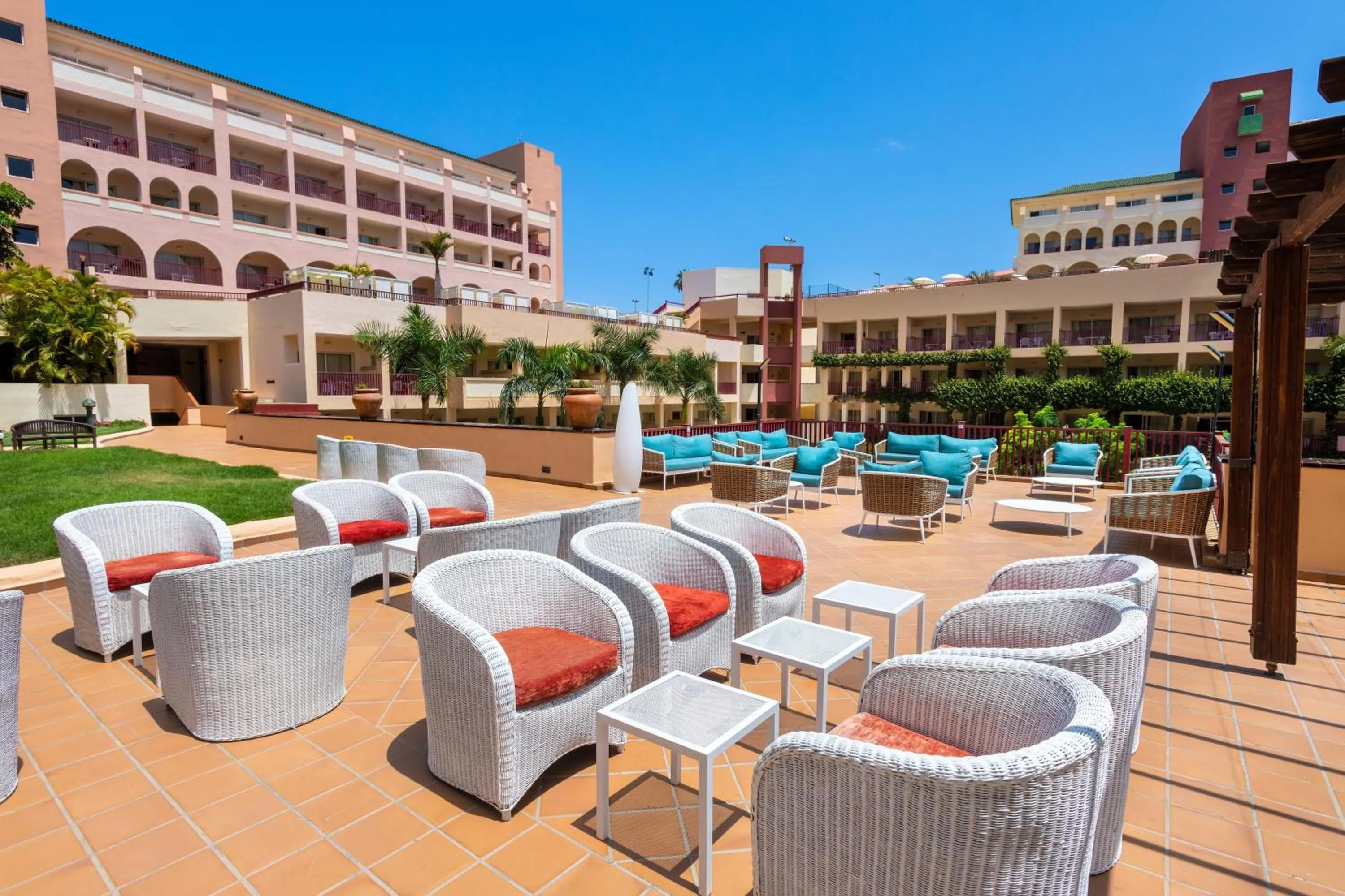 Balcony/Terrace in Hotel Best Jacaranda