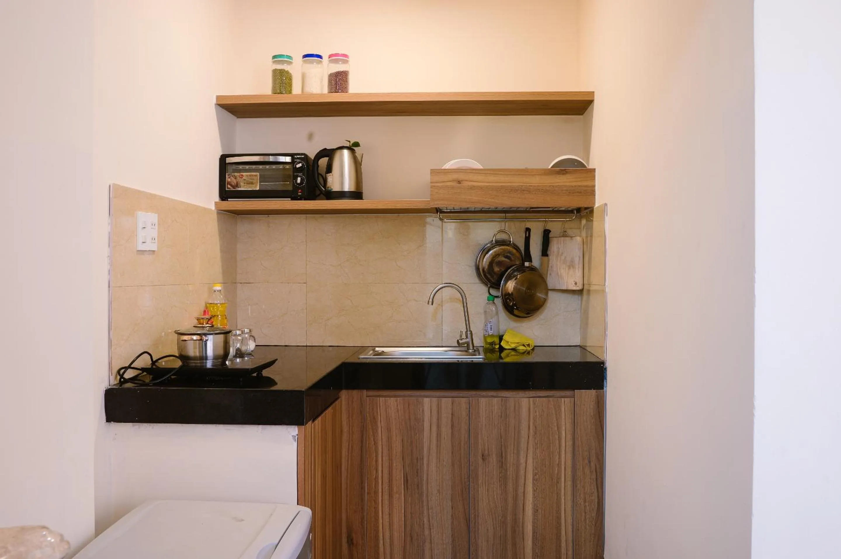 Coffee/tea facilities in NALINI Hotel & Apartment