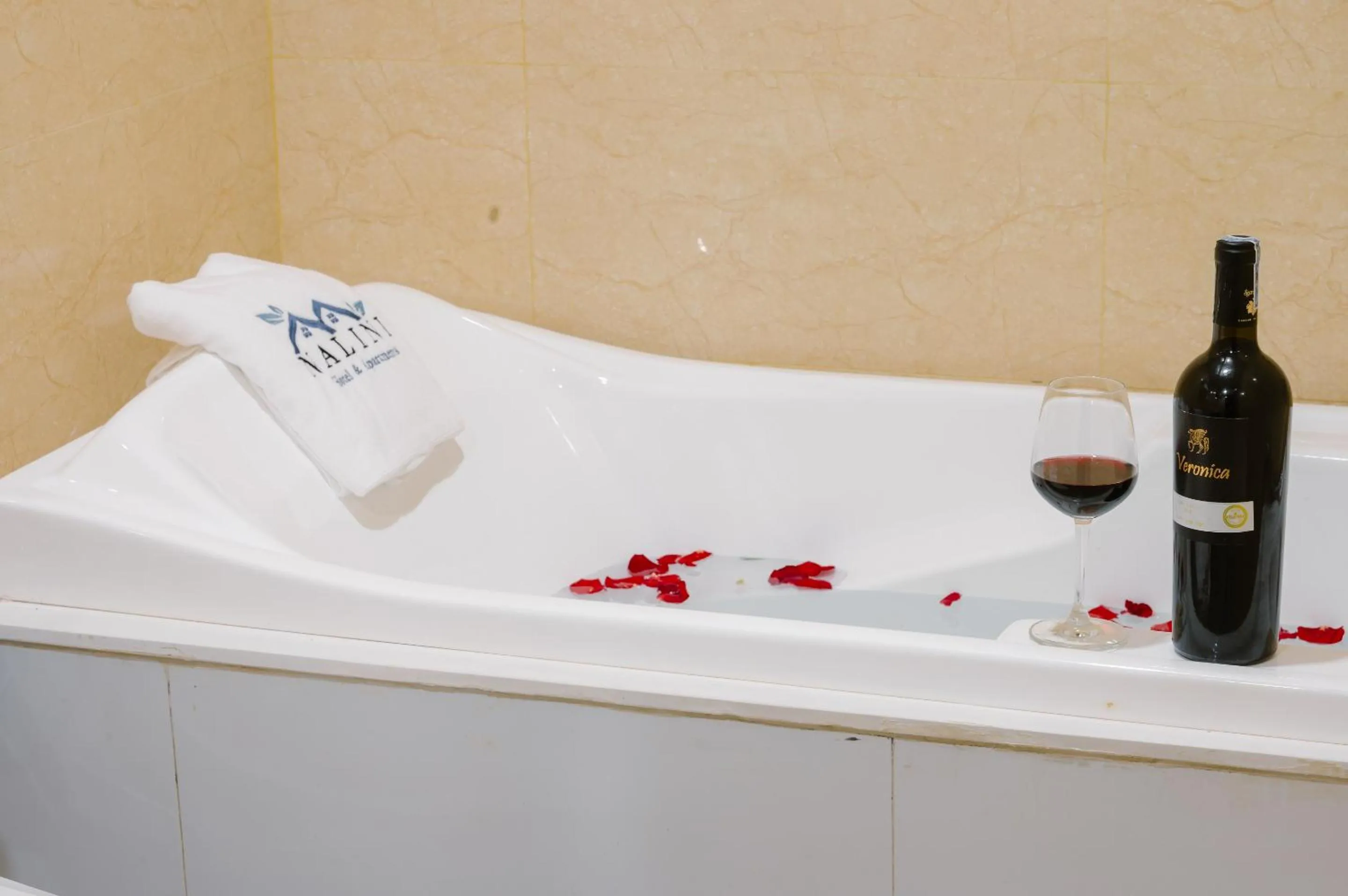 Bath in NALINI Hotel & Apartment