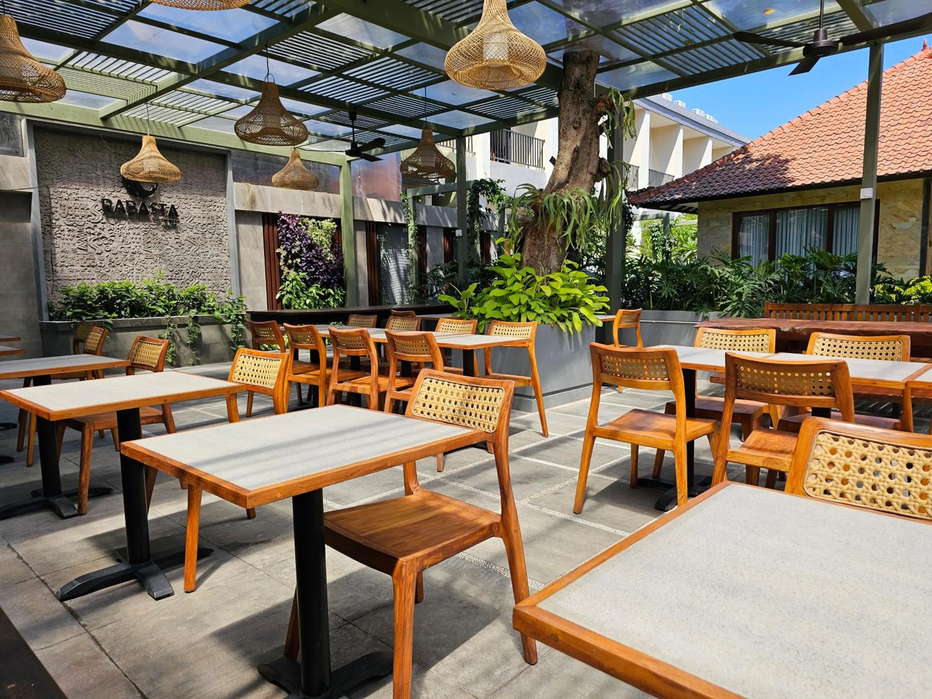 Restaurant/places to eat in Rabasta Enjoy Kuta