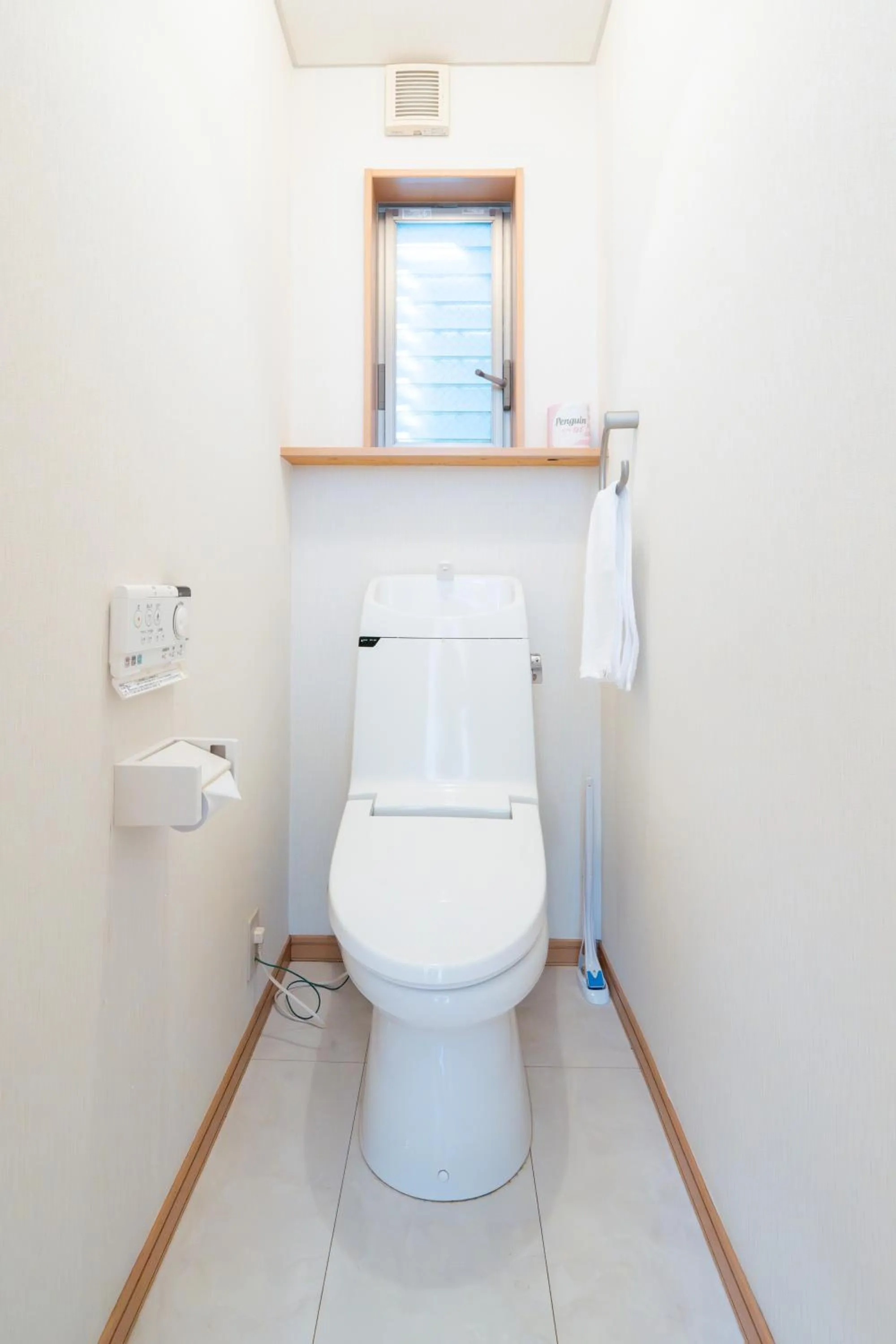 Toilet in Higashi Shinjuku Modern house