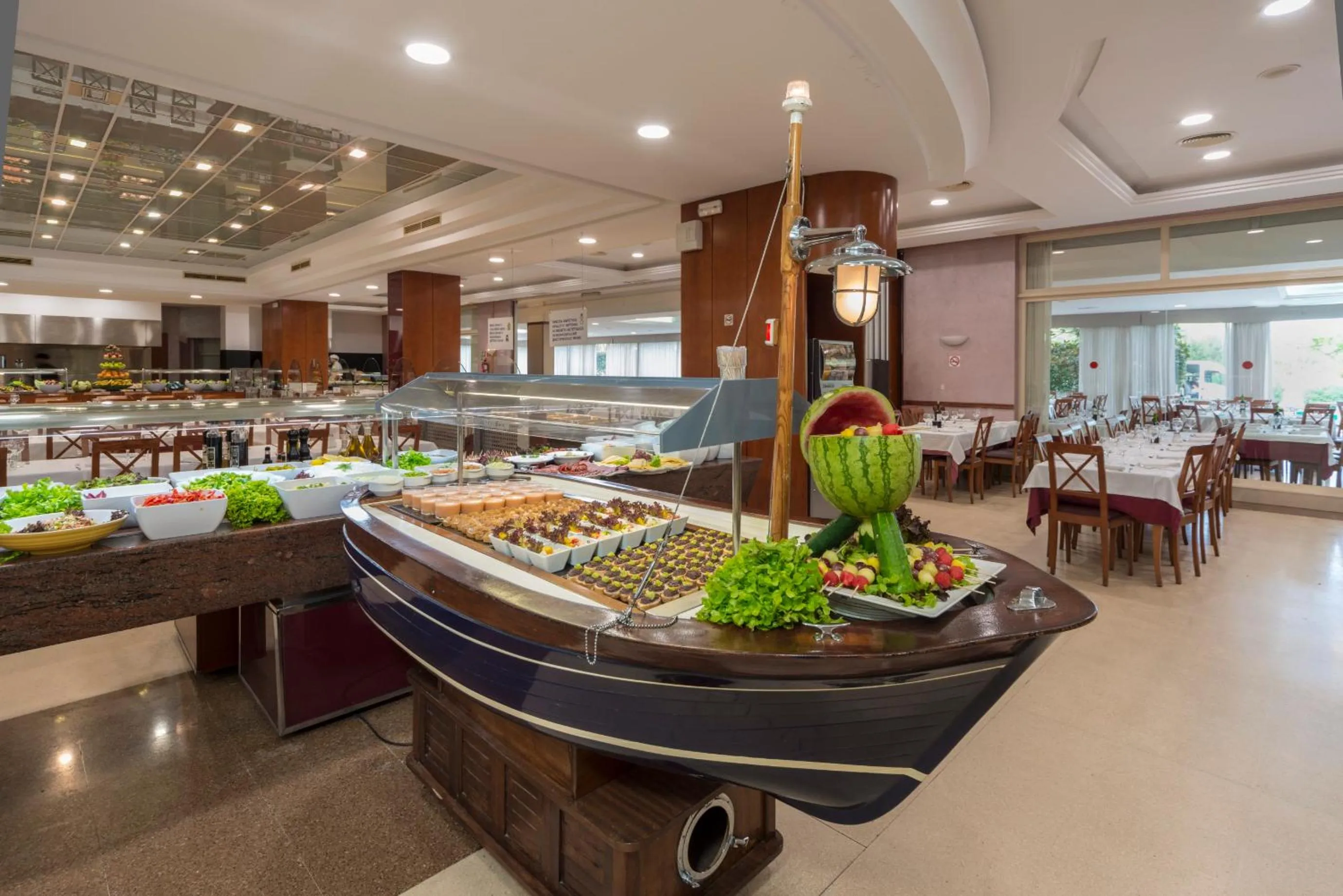 Restaurant/places to eat in 4R Gran Regina