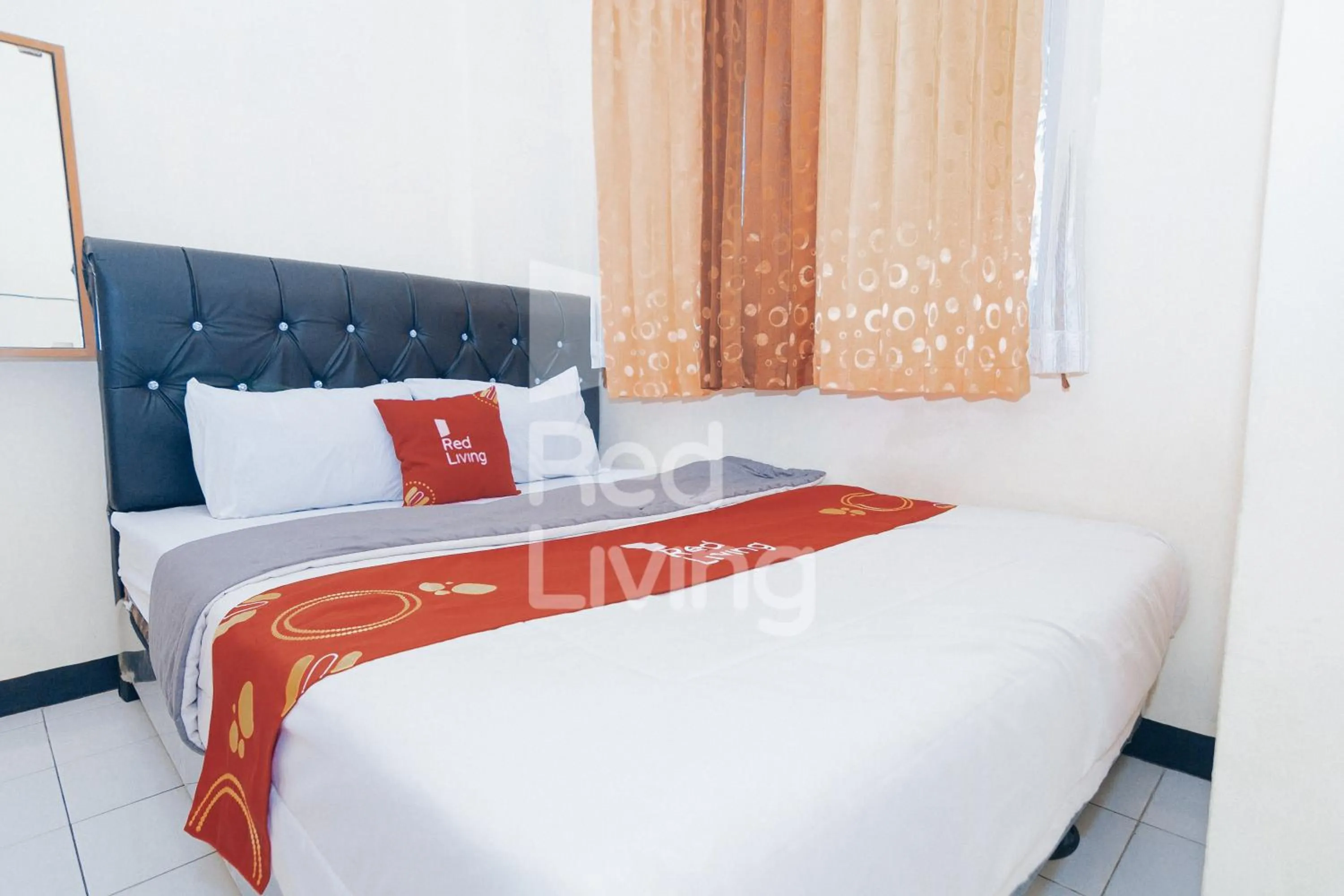 Bedroom, Bed in RedLiving Apartemen Emerald Hill - SR Rooms Tower Green