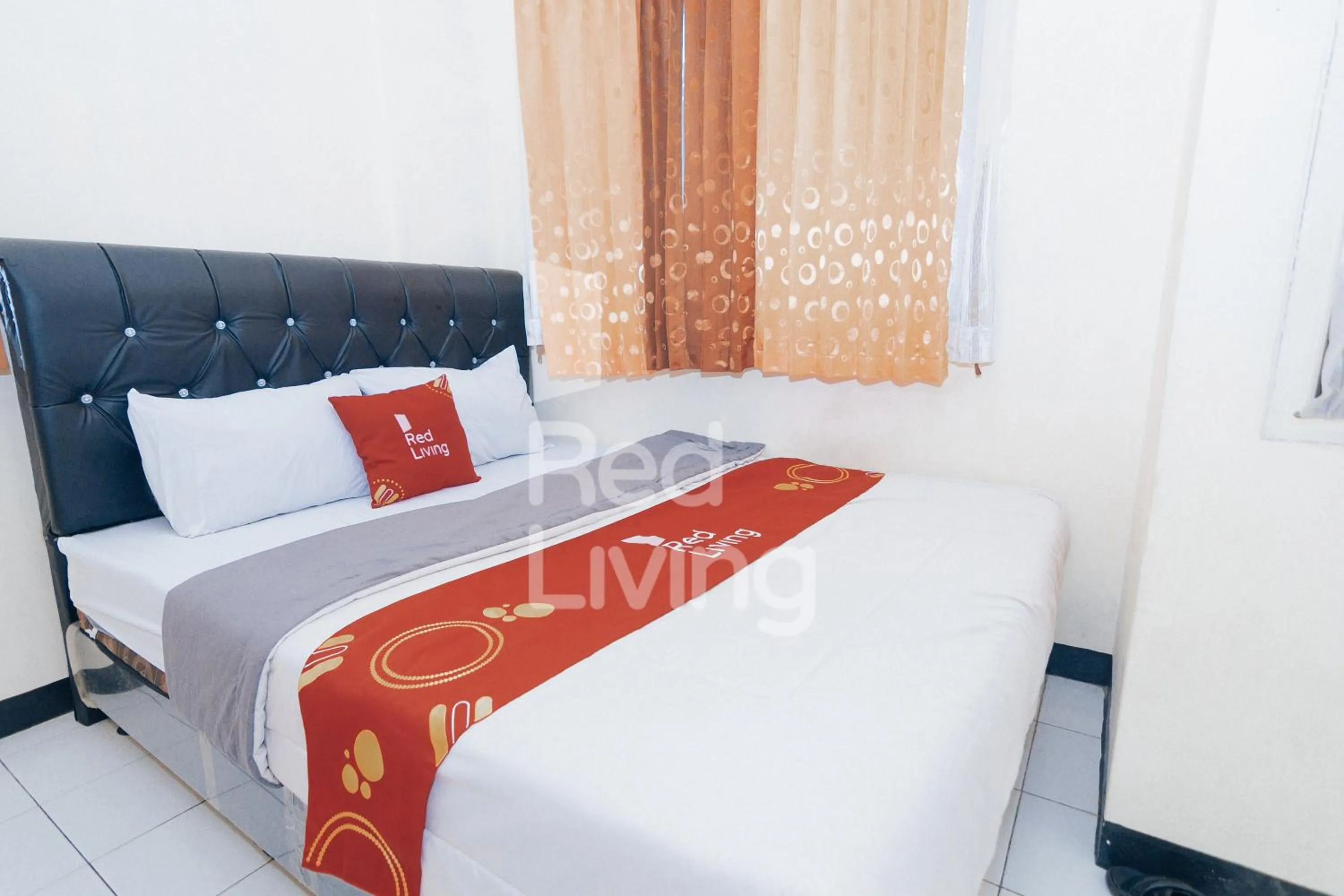 Bedroom, Bed in RedLiving Apartemen Emerald Hill - SR Rooms Tower Green