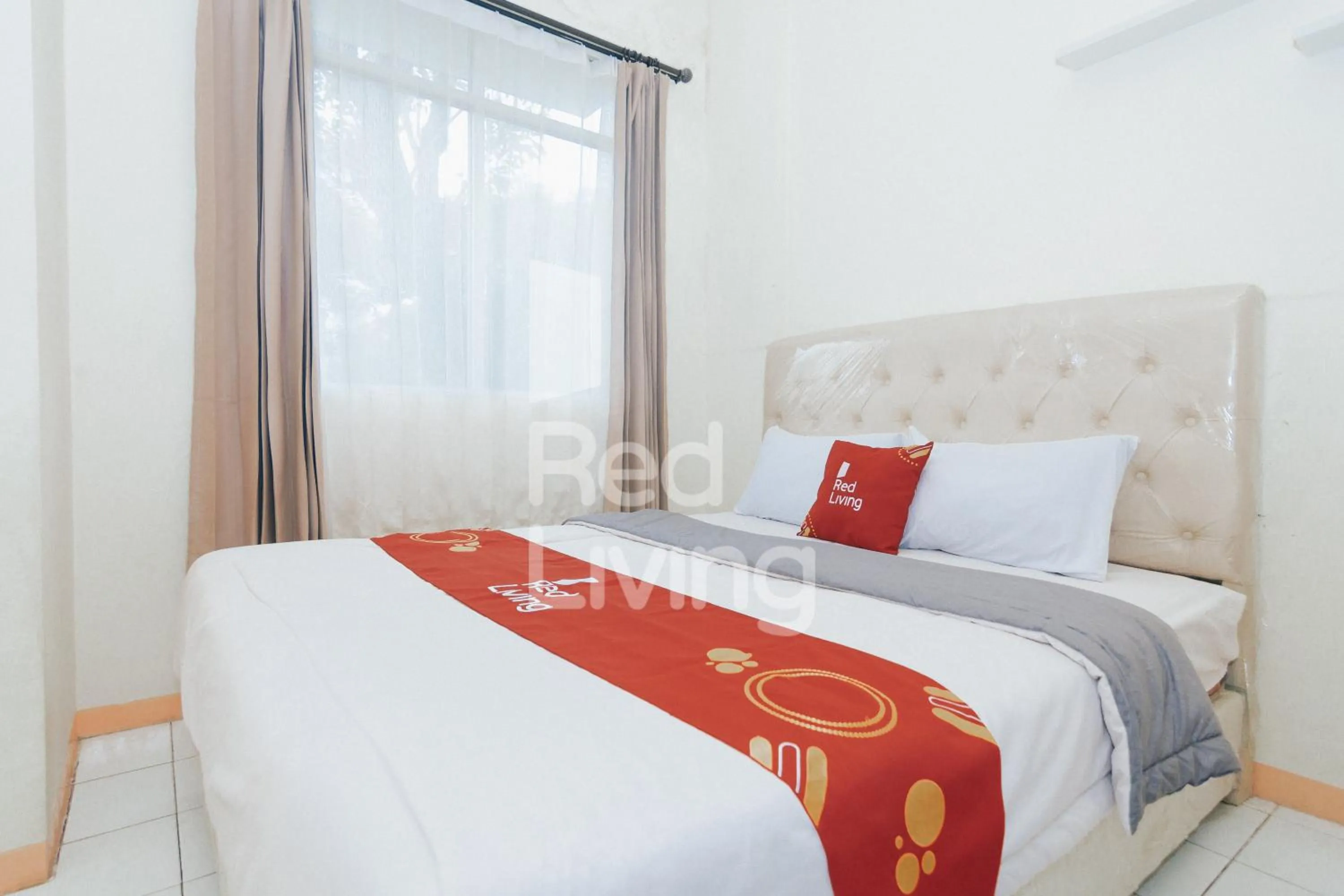 Bedroom, Bed in RedLiving Apartemen Emerald Hill - SR Rooms Tower Green