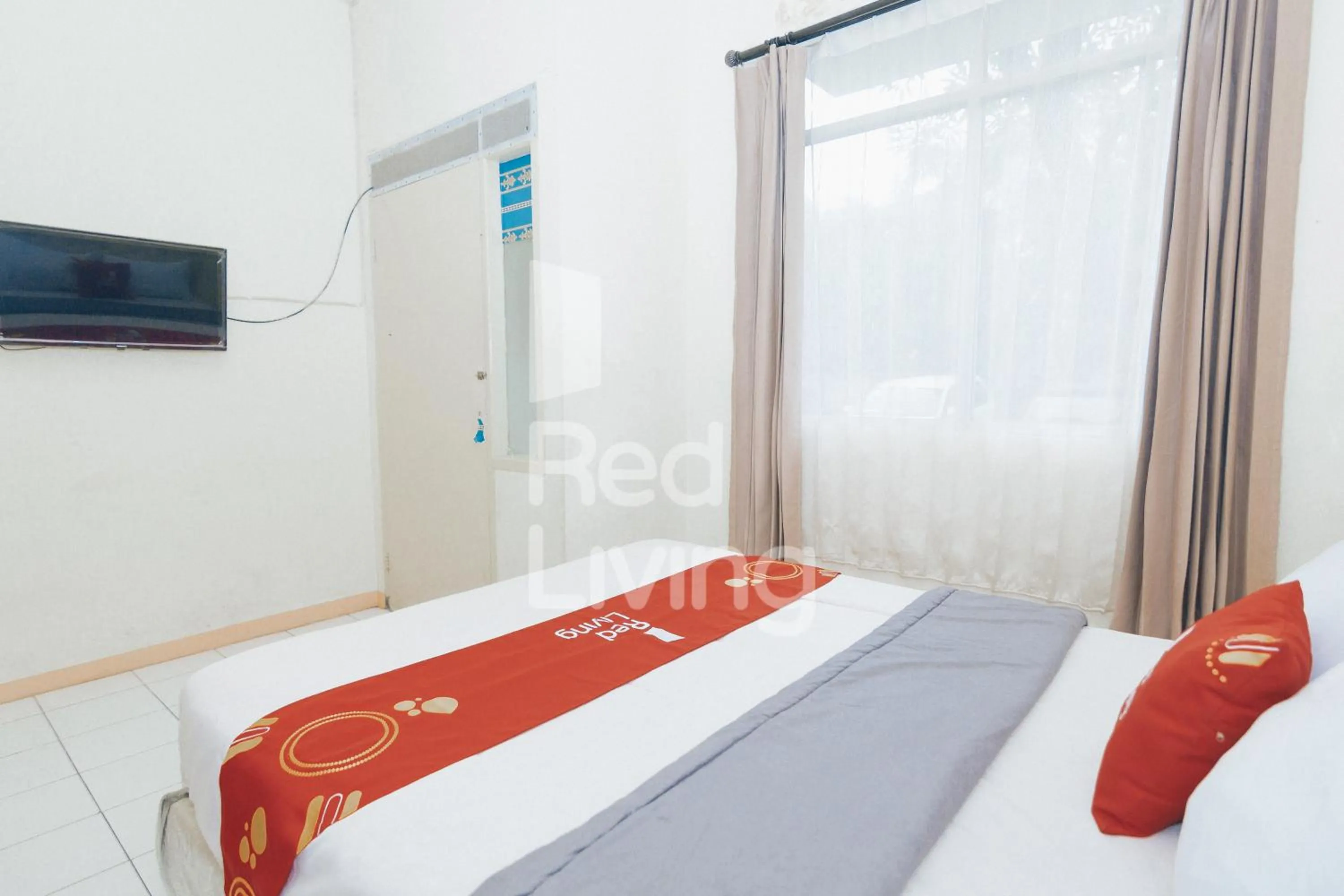 Bedroom, Bed in RedLiving Apartemen Emerald Hill - SR Rooms Tower Green