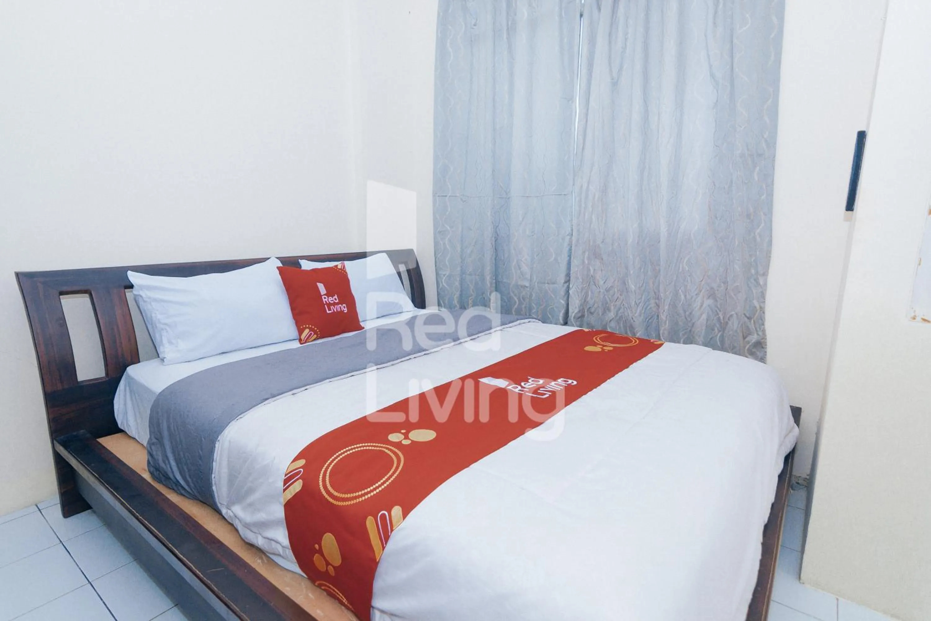 Bedroom, Bed in RedLiving Apartemen Emerald Hill - SR Rooms Tower Green