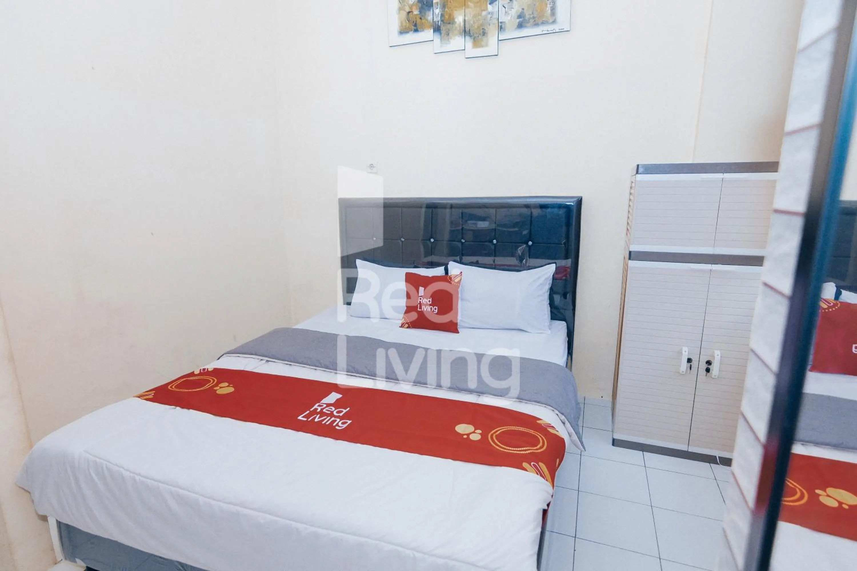 Bedroom, Bed in RedLiving Apartemen Emerald Hill - SR Rooms Tower Green