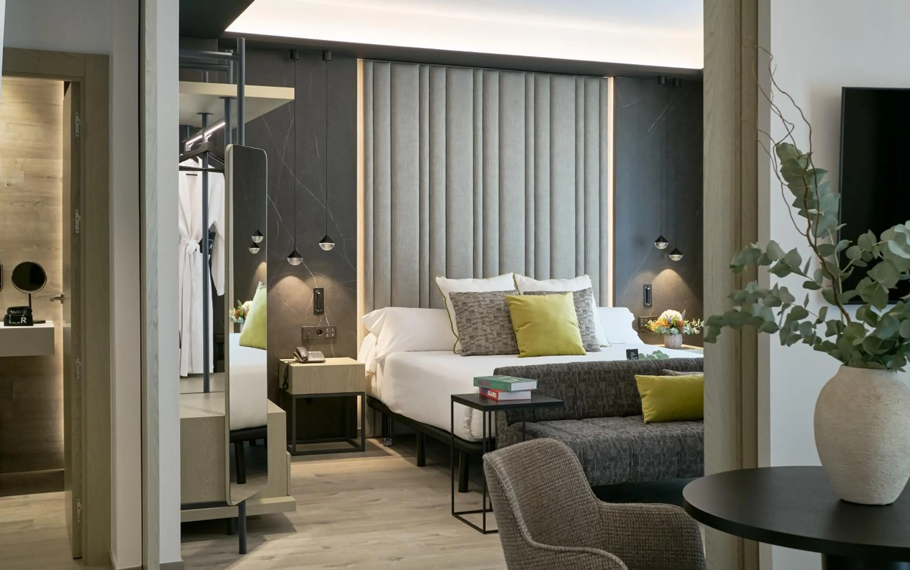 Photo of the whole room, Bed in Hotel Regina