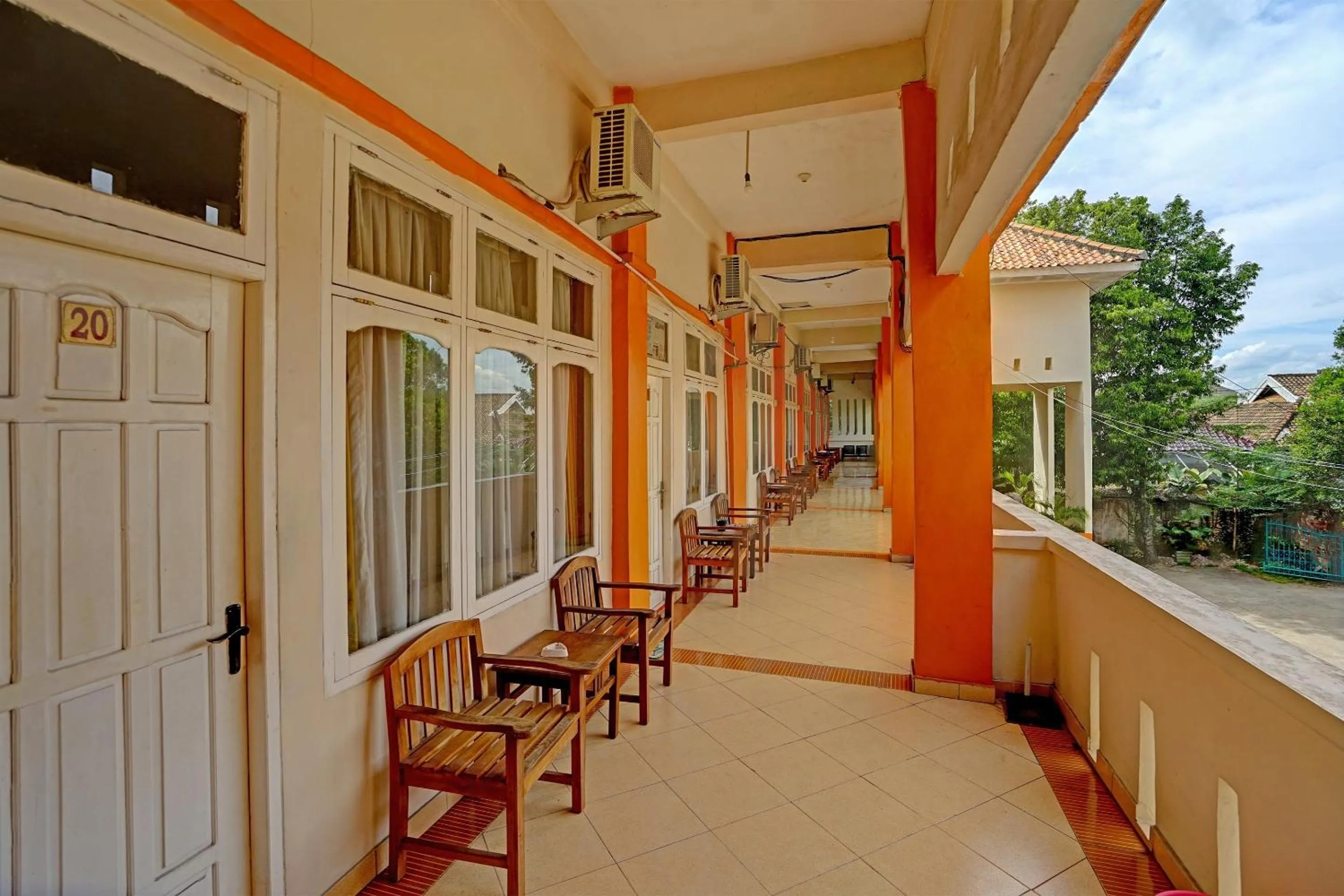 Lobby or reception in OYO Life 91984 Taufik Kost Syariah