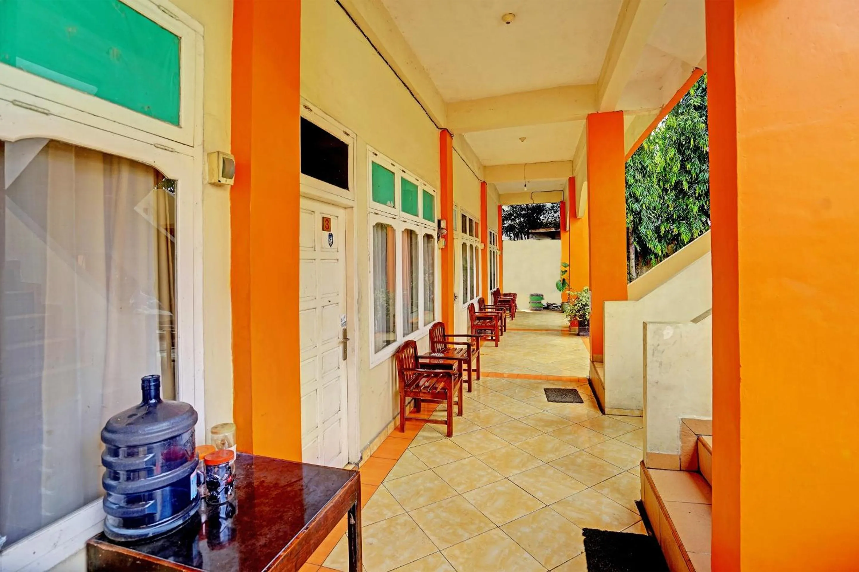 Lobby or reception in OYO Life 91984 Taufik Kost Syariah