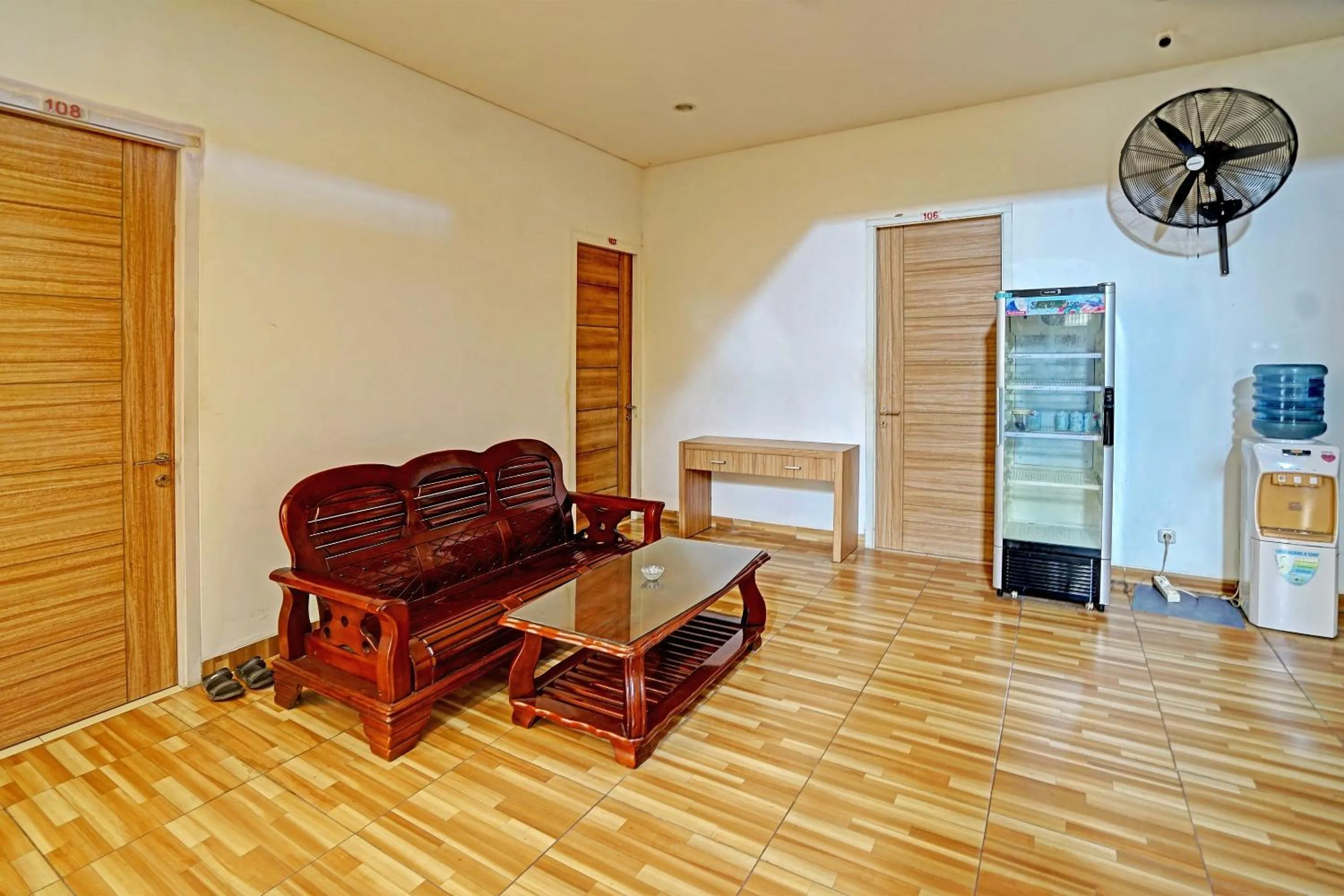 Lobby or reception in OYO Life 91989 K24 Residence Syariah