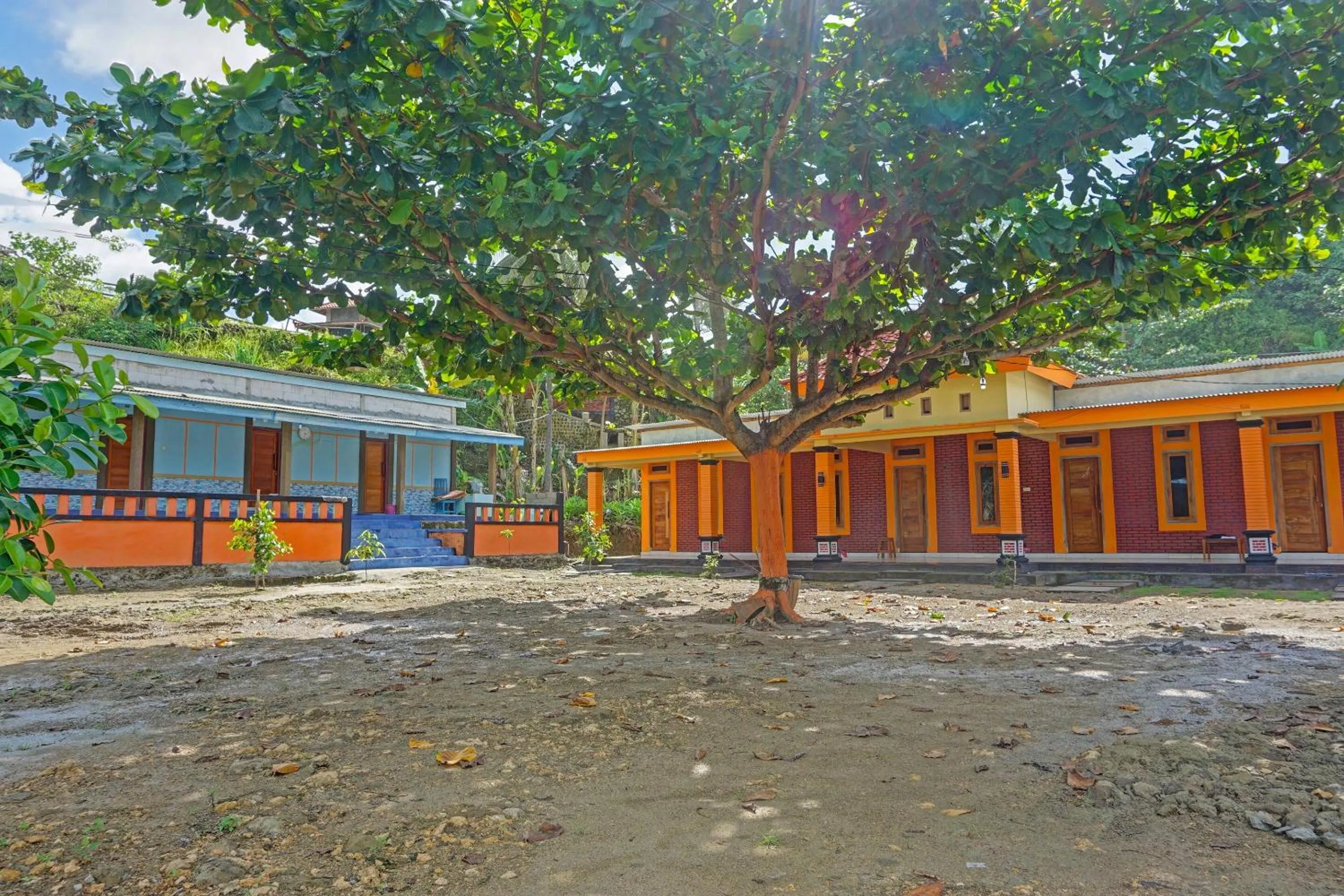 Lobby or reception in OYO Life 91988 Azka Homestay Klayar