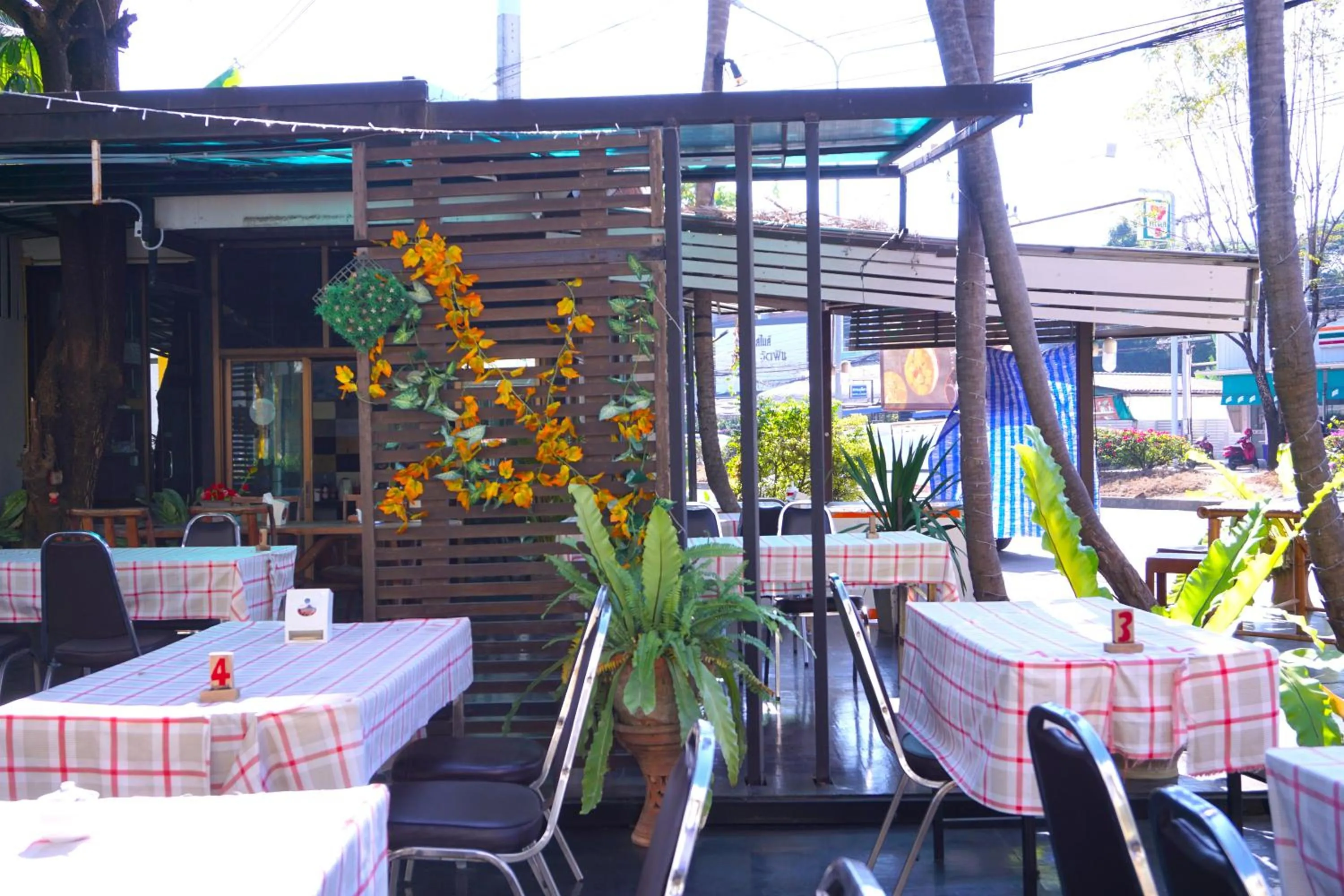 Restaurant/places to eat in Tamnak Lanta @Chiang Mai