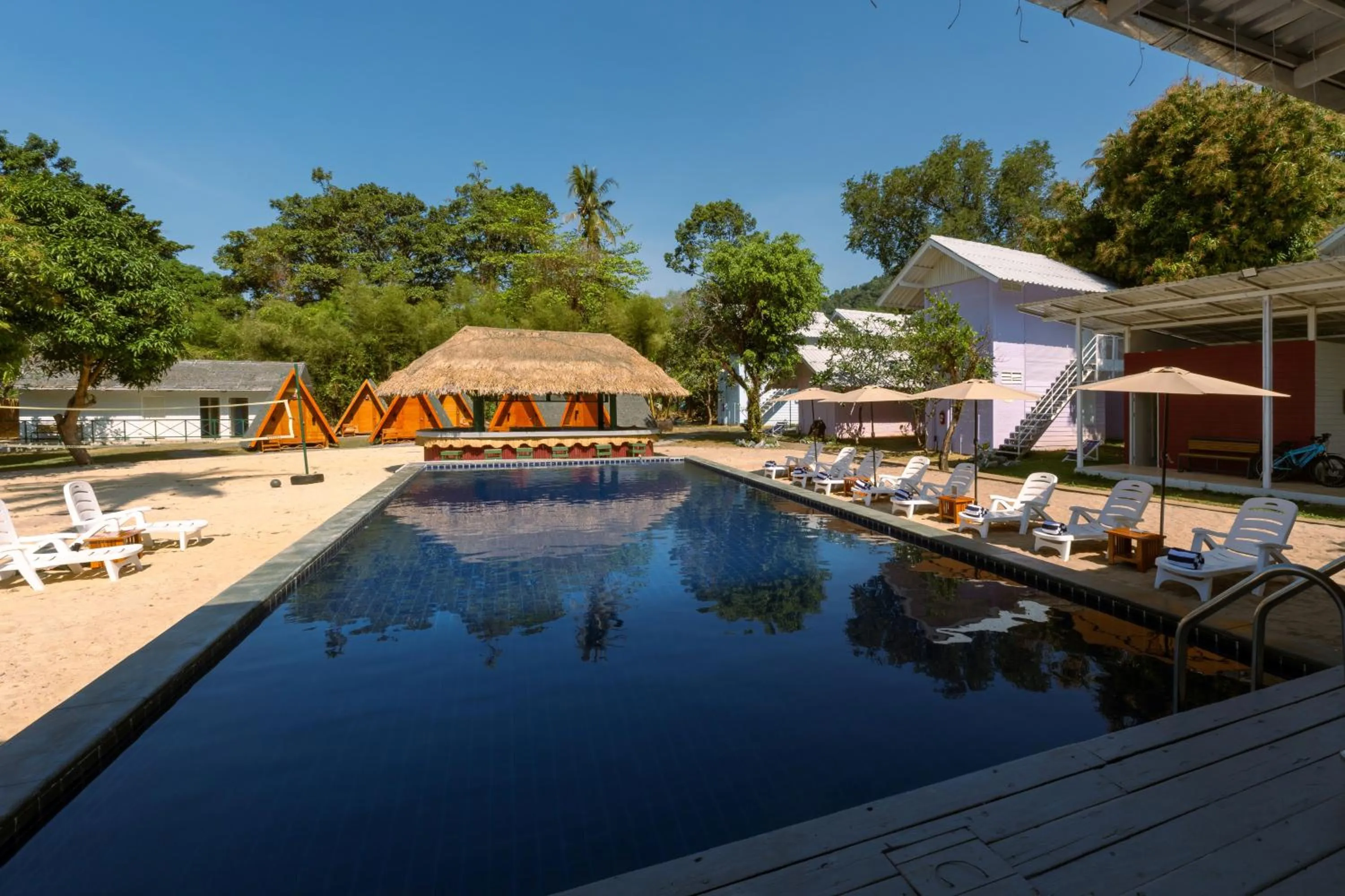 Swimming pool in Slumber Resort Koh Chang