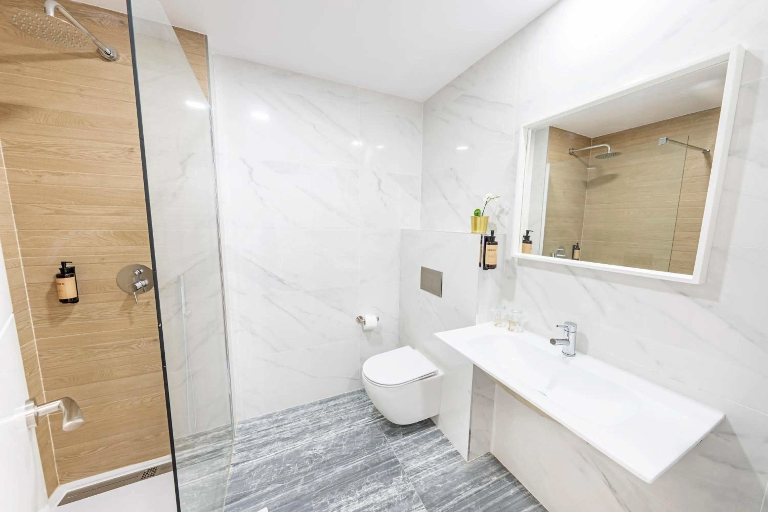 Shower in Hotel Faranda Los Tilos, Ascend Hotel Collection