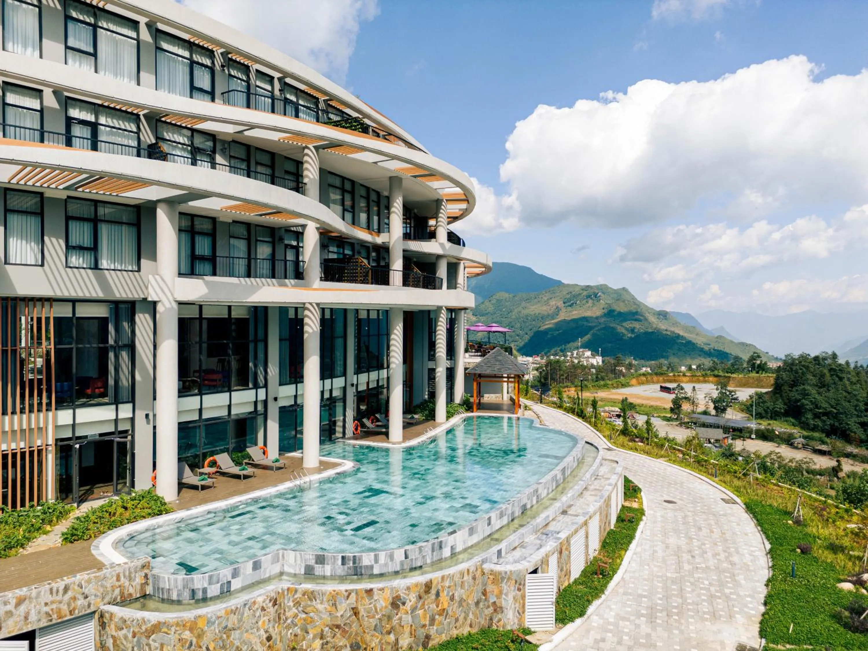 Swimming pool in Lady Hill Sapa Resort
