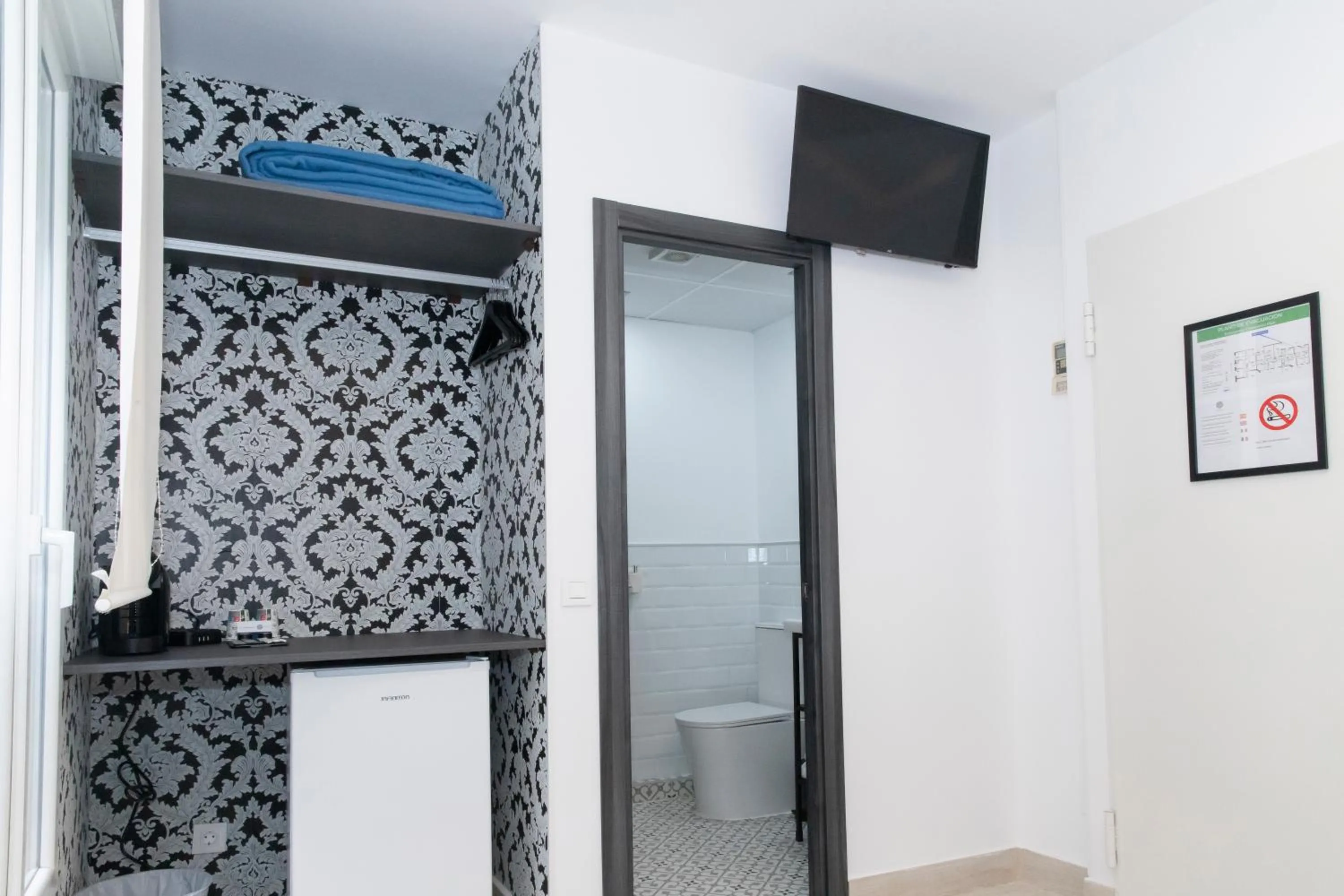 wardrobe in Hostal Boutique I Host You