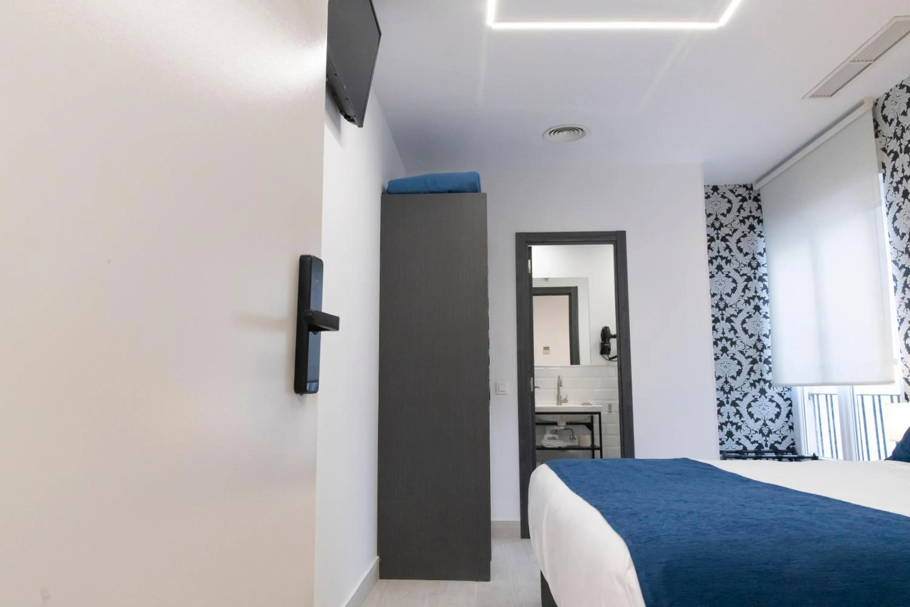 View (from property/room), Bed in Hostal Boutique I Host You