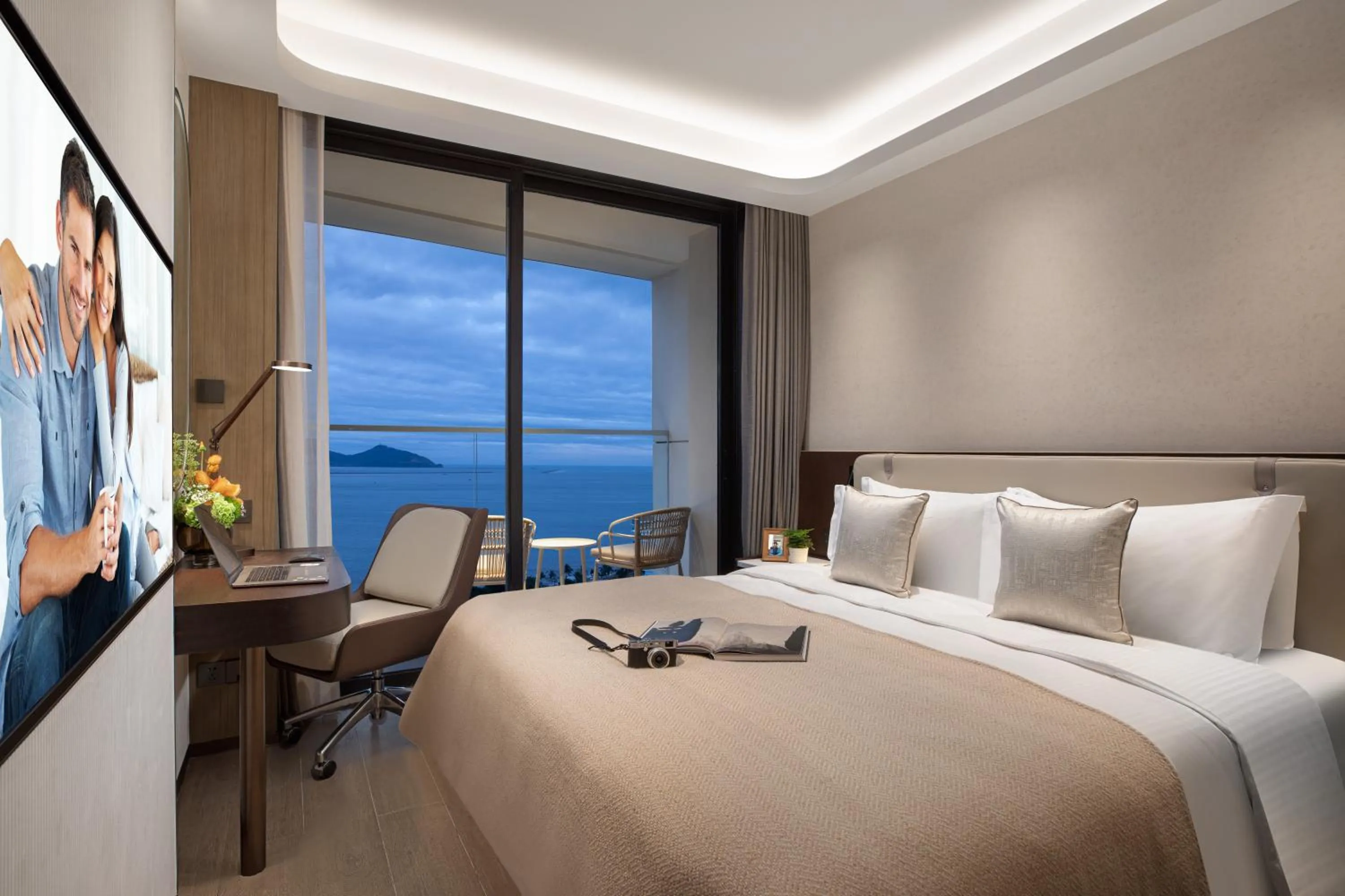 Bed in Ascott Dadonghai Bay Sanya