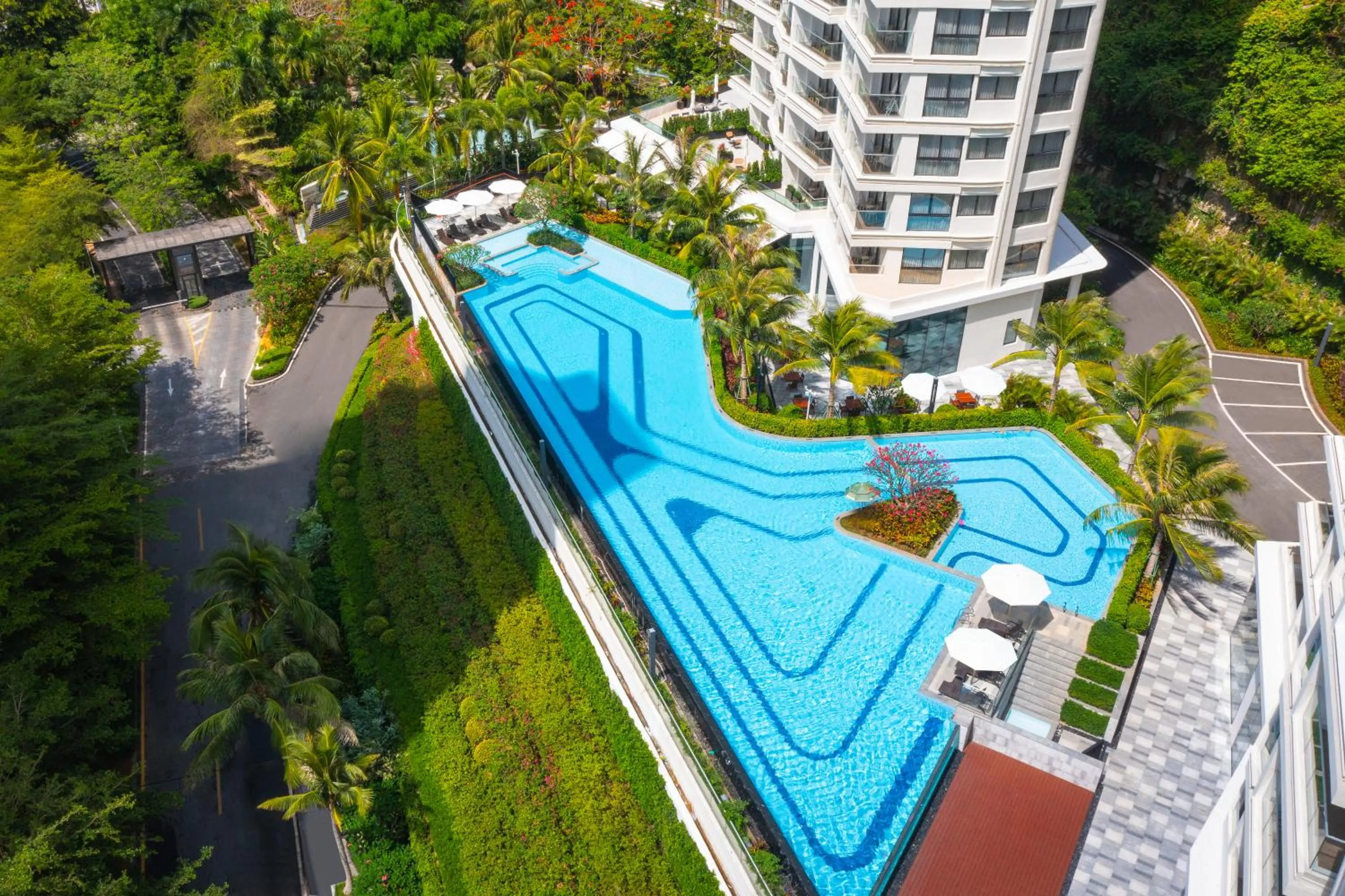 Swimming pool in Ascott Dadonghai Bay Sanya