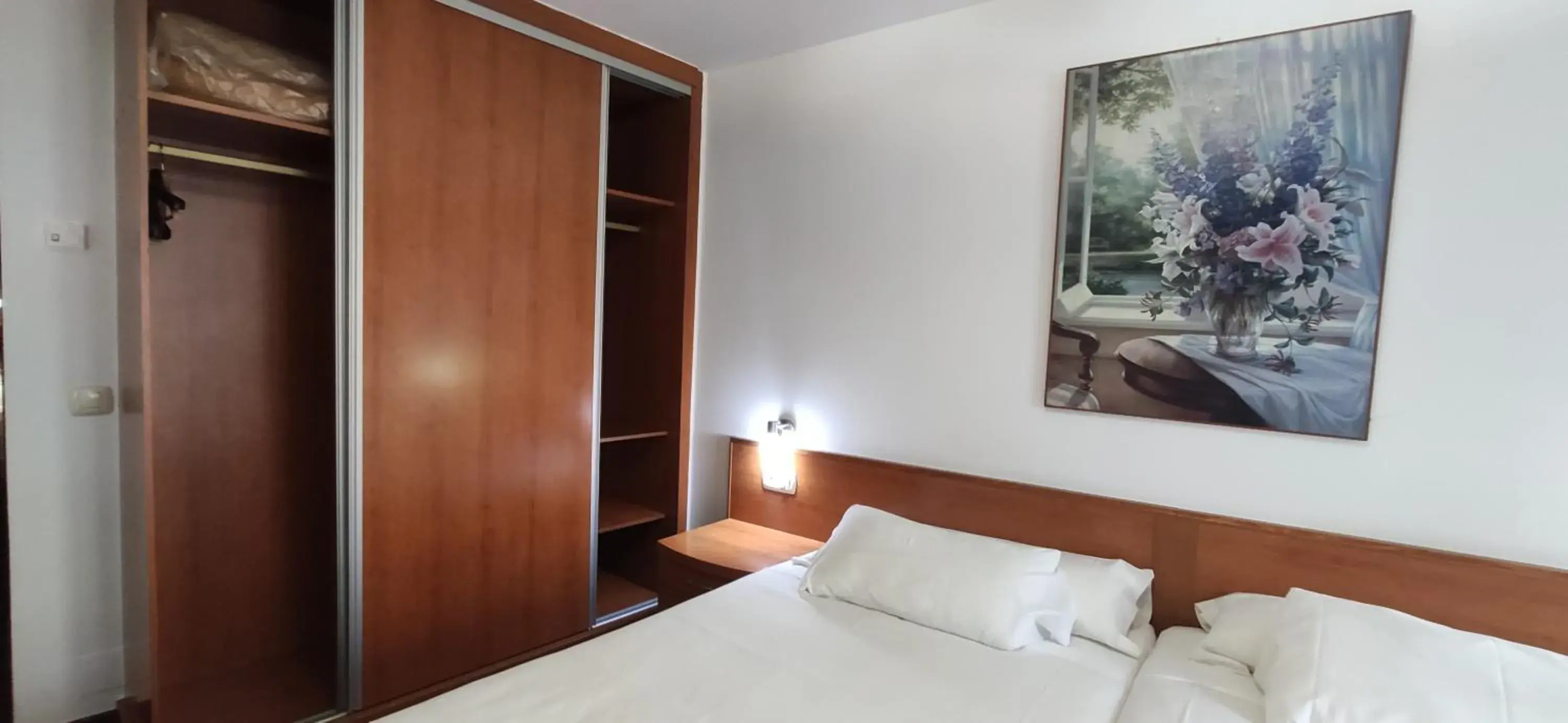 Superior Twin Room with City View in Hotel Hórreo by Bossh! Hotels Superior Twin Room with City View in Hotel Hórreo by Bossh! Hotels