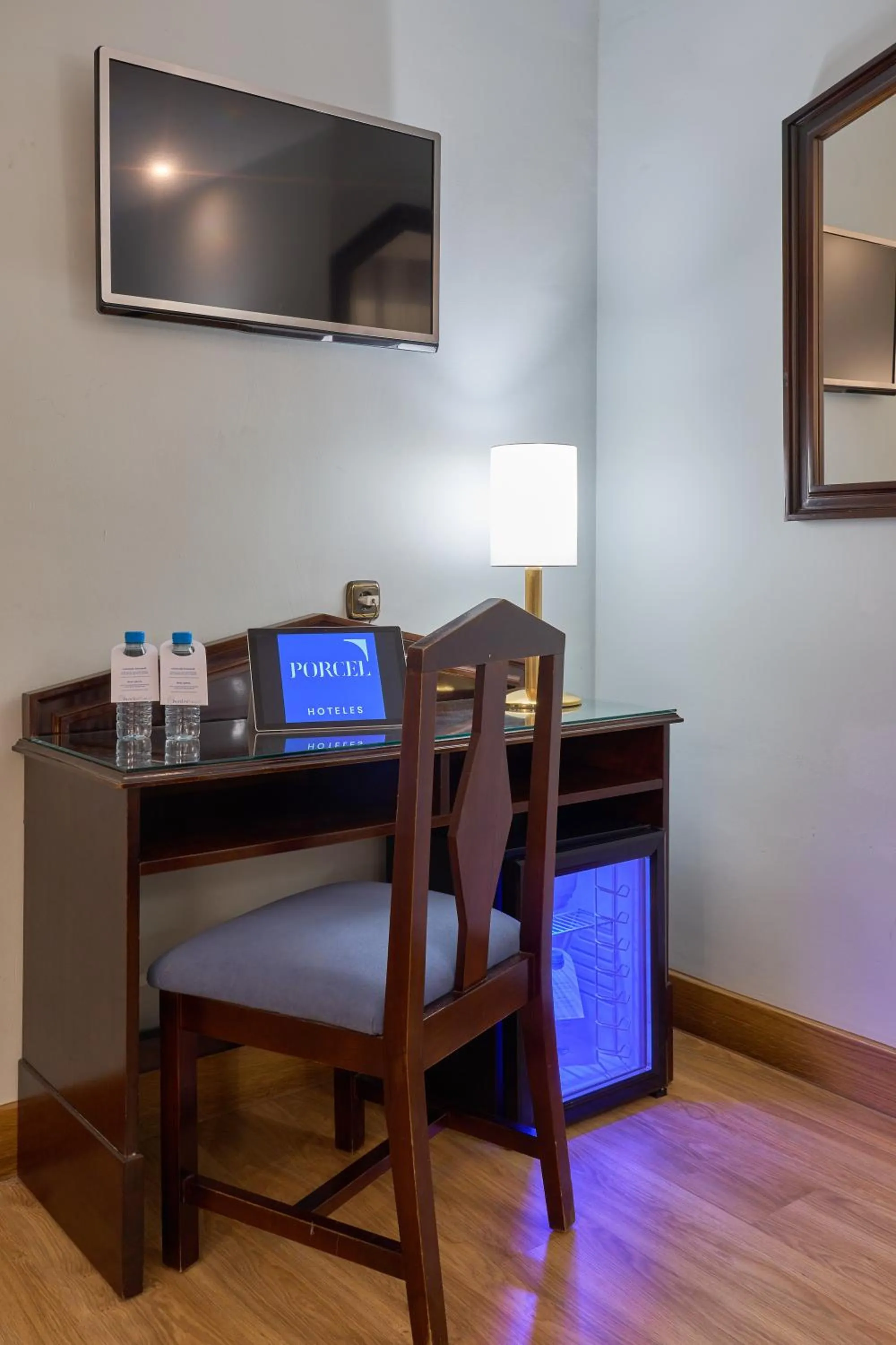 Logo/Certificate/Sign in Porcel Navas