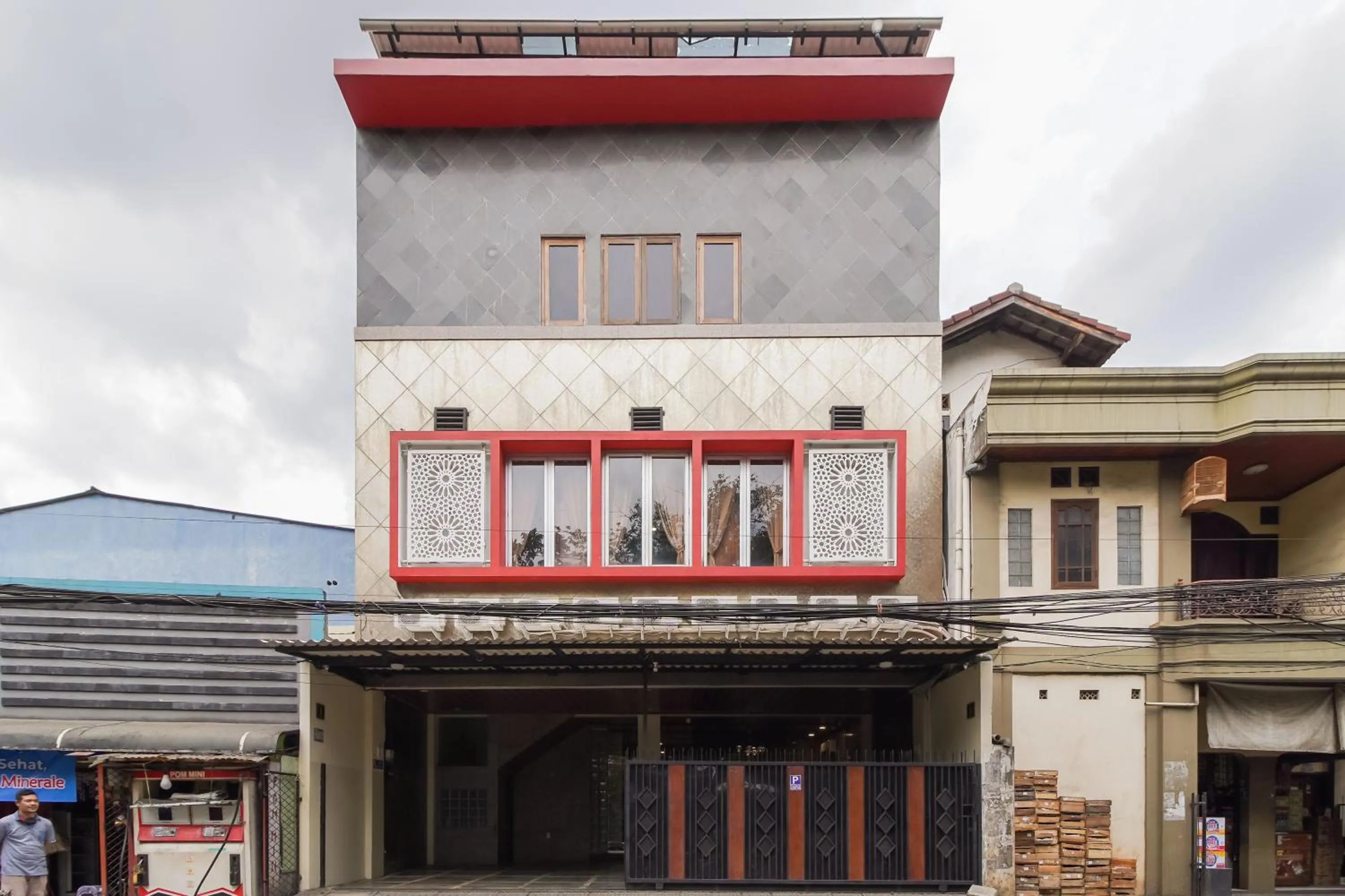 Property building in Urbanview Hotel Cantee Halim Perdanakusuma by RedDoorz