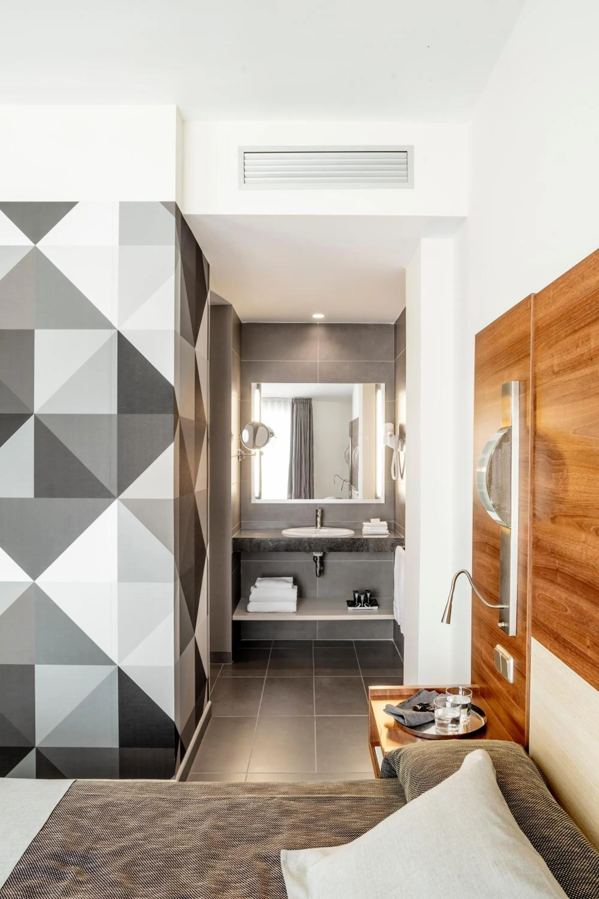 Bathroom, Bed in AQUA Hotel Aquamarina & Spa