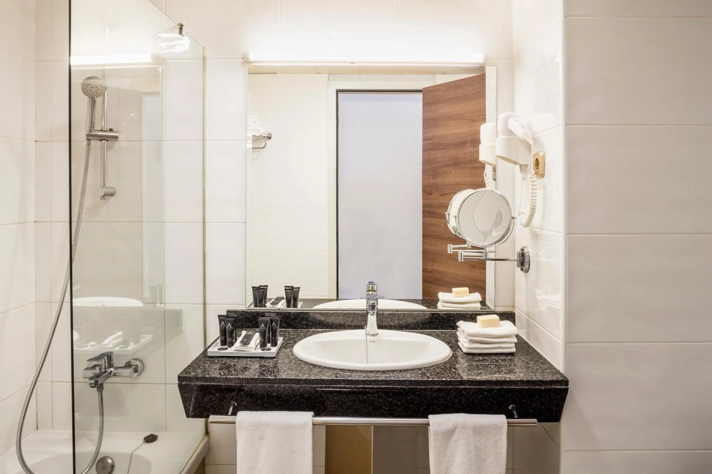 Bathroom in AQUA Hotel Aquamarina & Spa