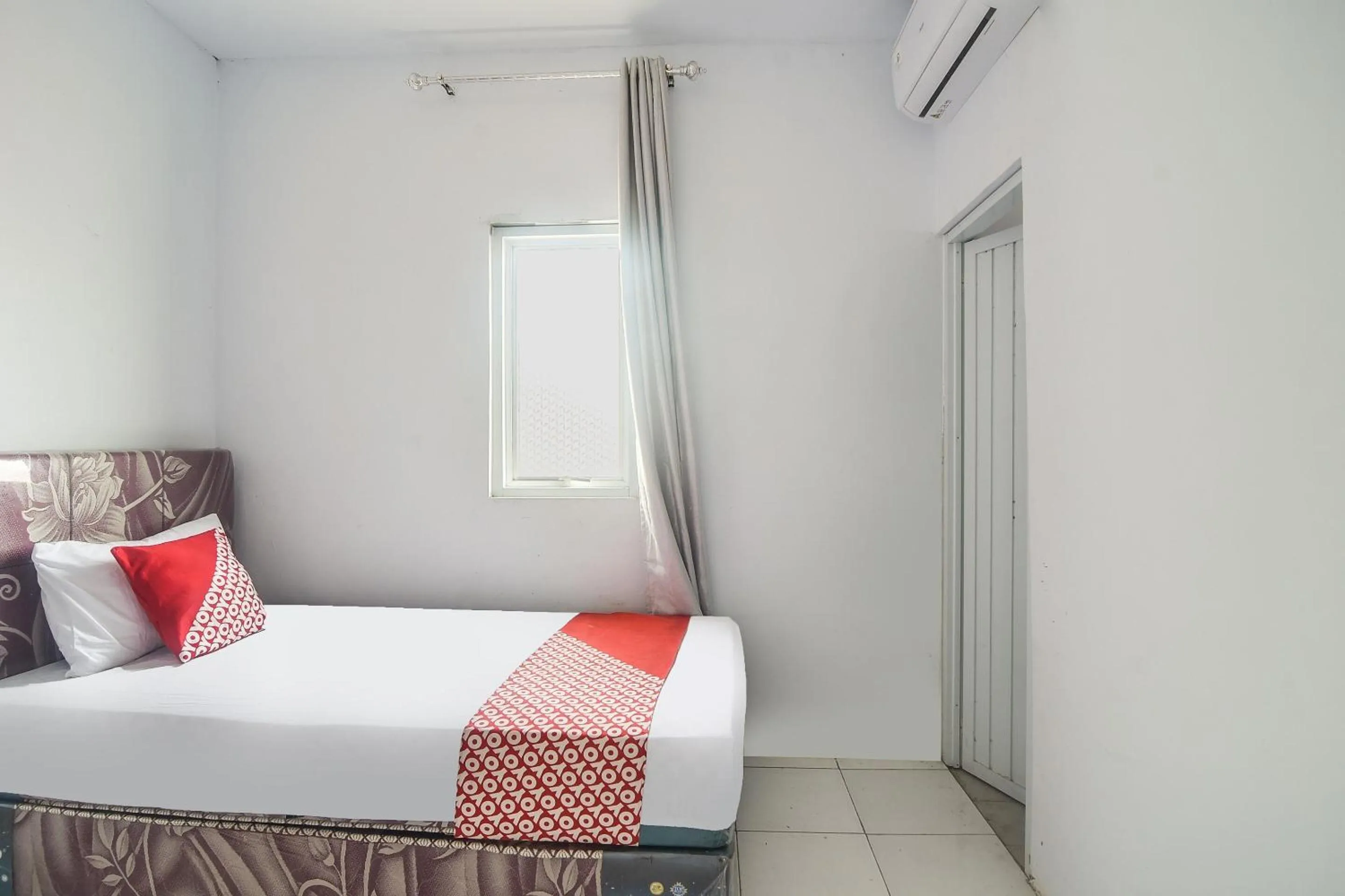 Bedroom in Hotel O 3m Kost Dan Homestay