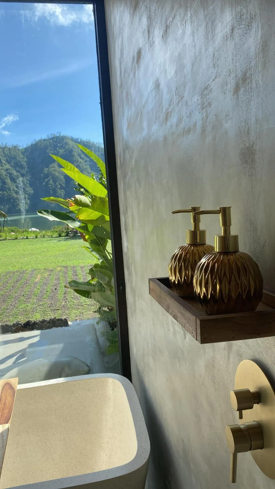 Bath in La Jempana Kintamani