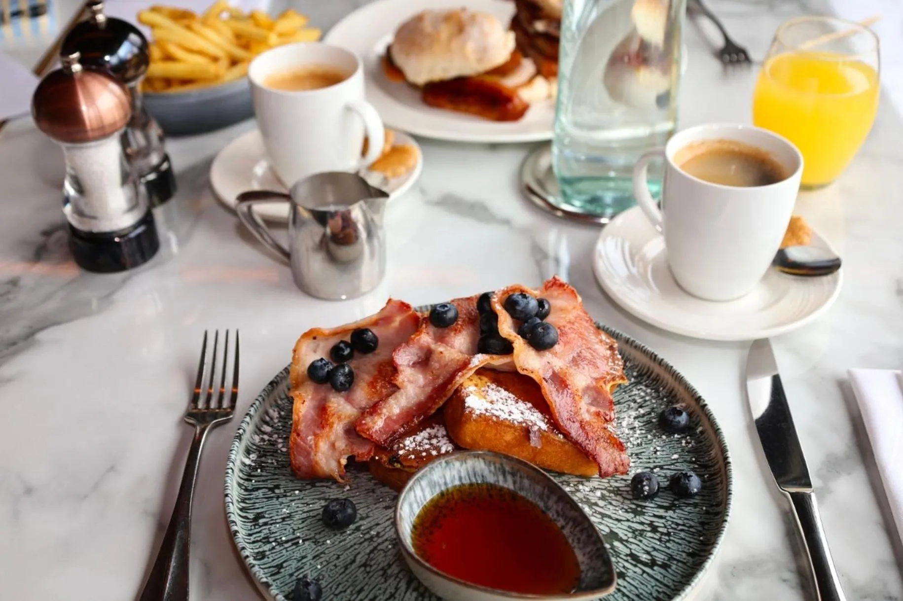 Restaurant/places to eat in voco The Club - Dublin Gateway by IHG