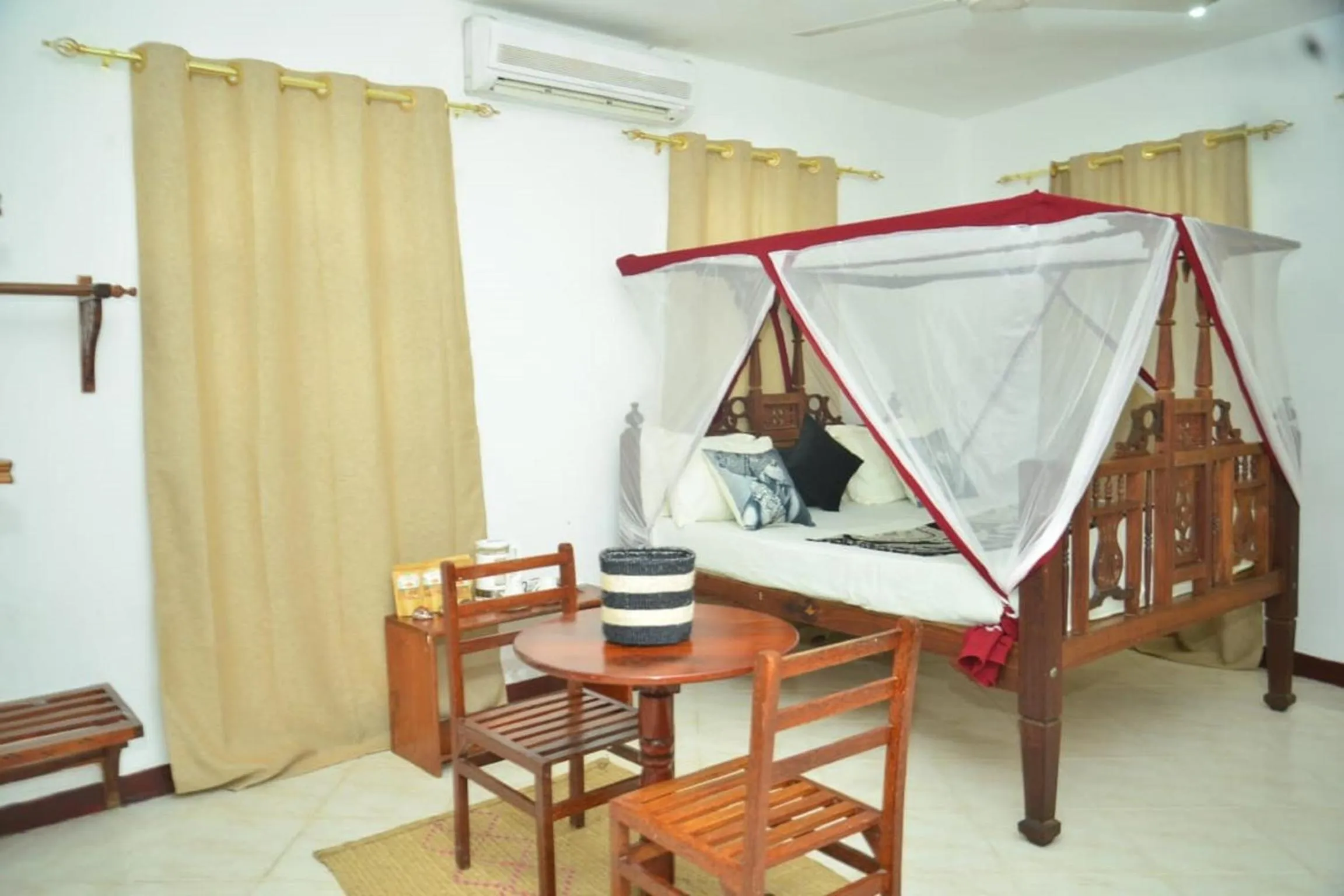 Bed in La Neisha Hotel Zanzibar