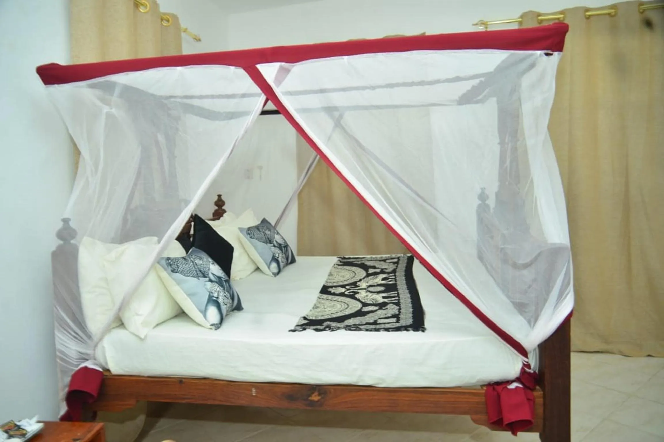 Bed in La Neisha Hotel Zanzibar