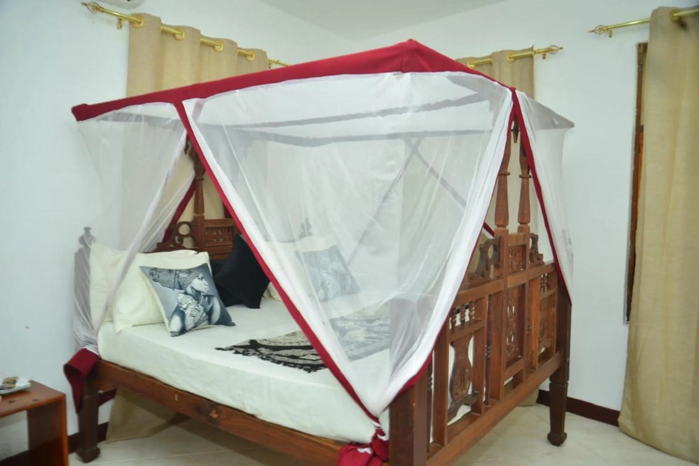 Bed in La Neisha Hotel Zanzibar