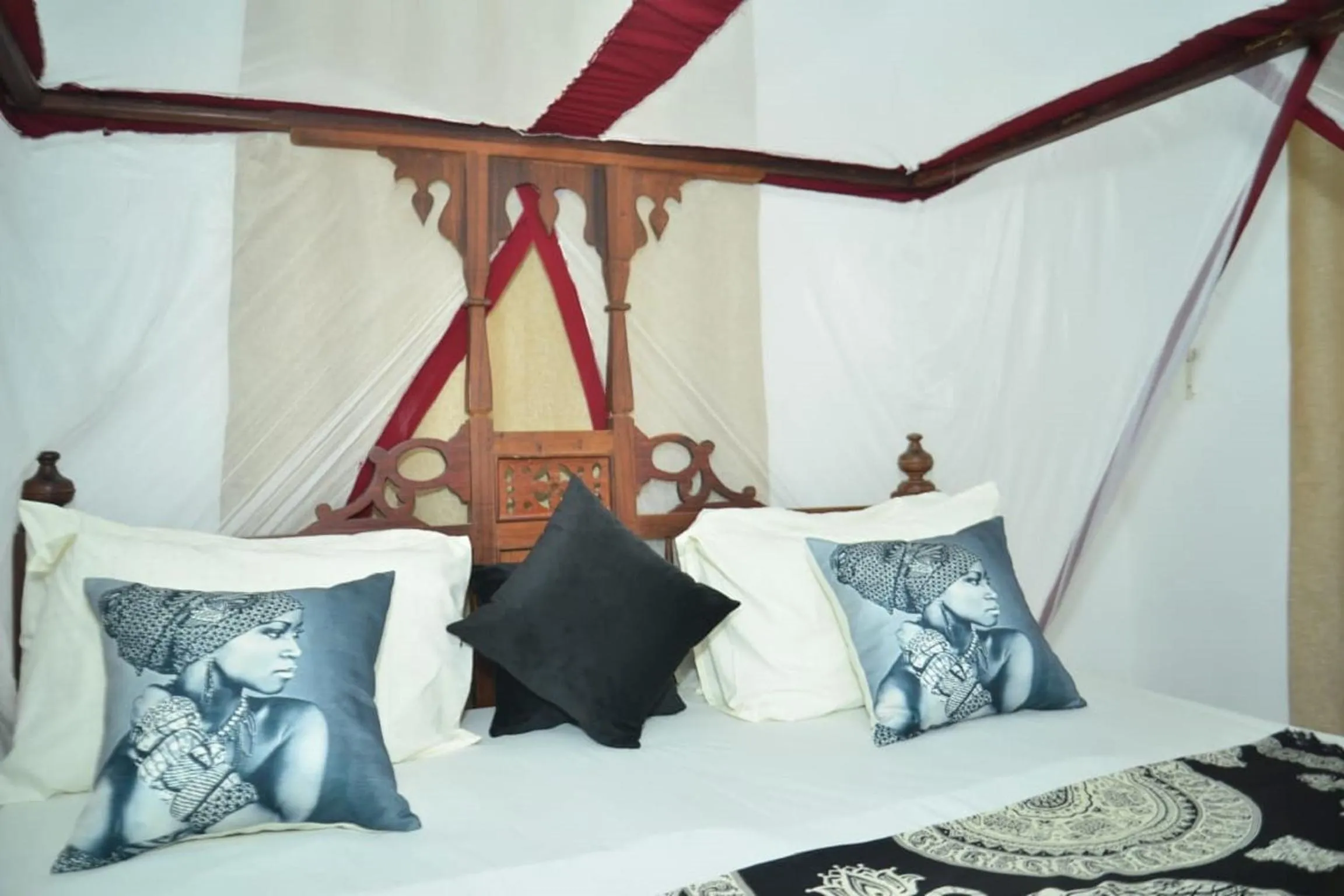 Bed in La Neisha Hotel Zanzibar