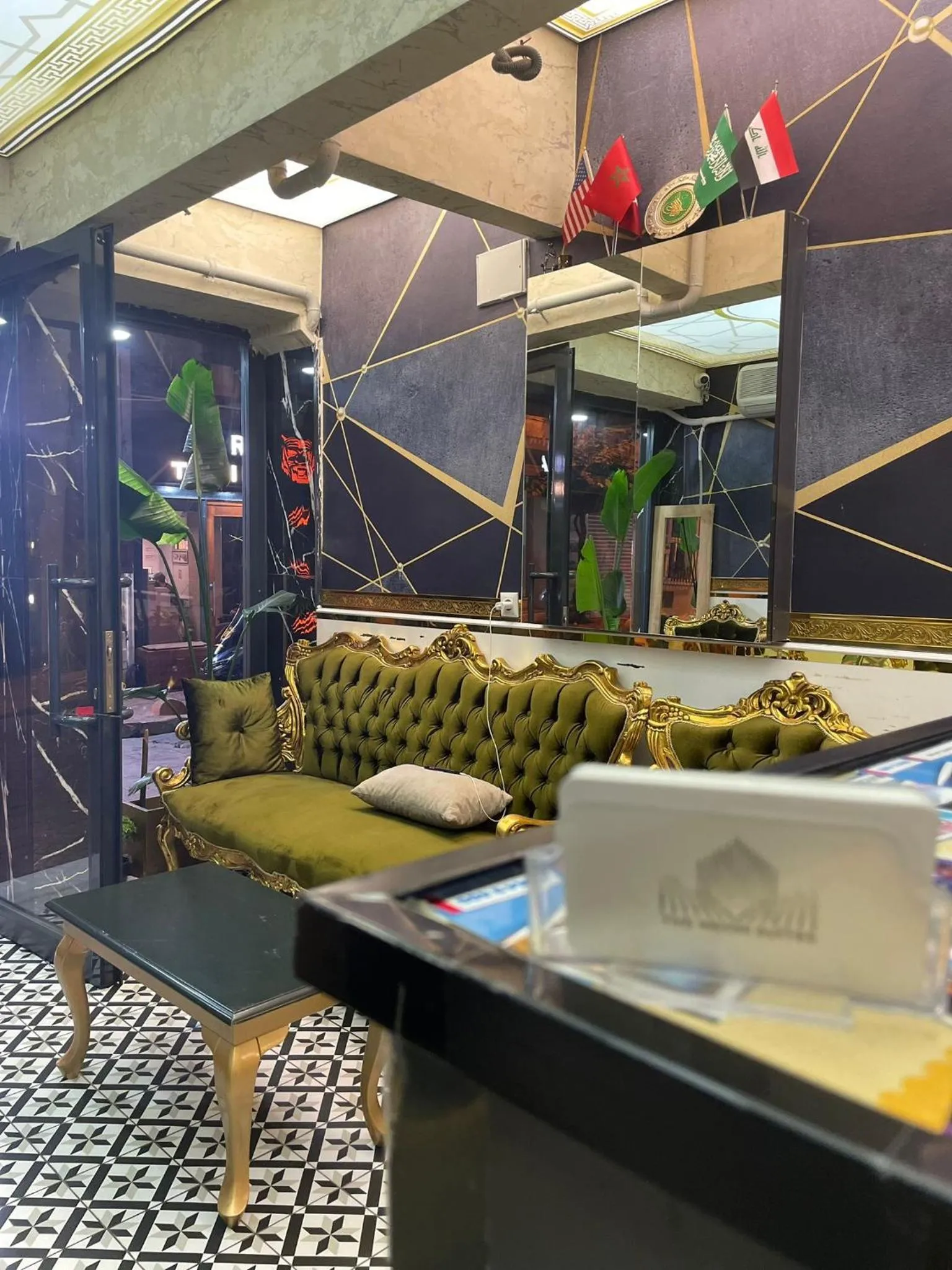 HOTEL THE NEOM SUITES