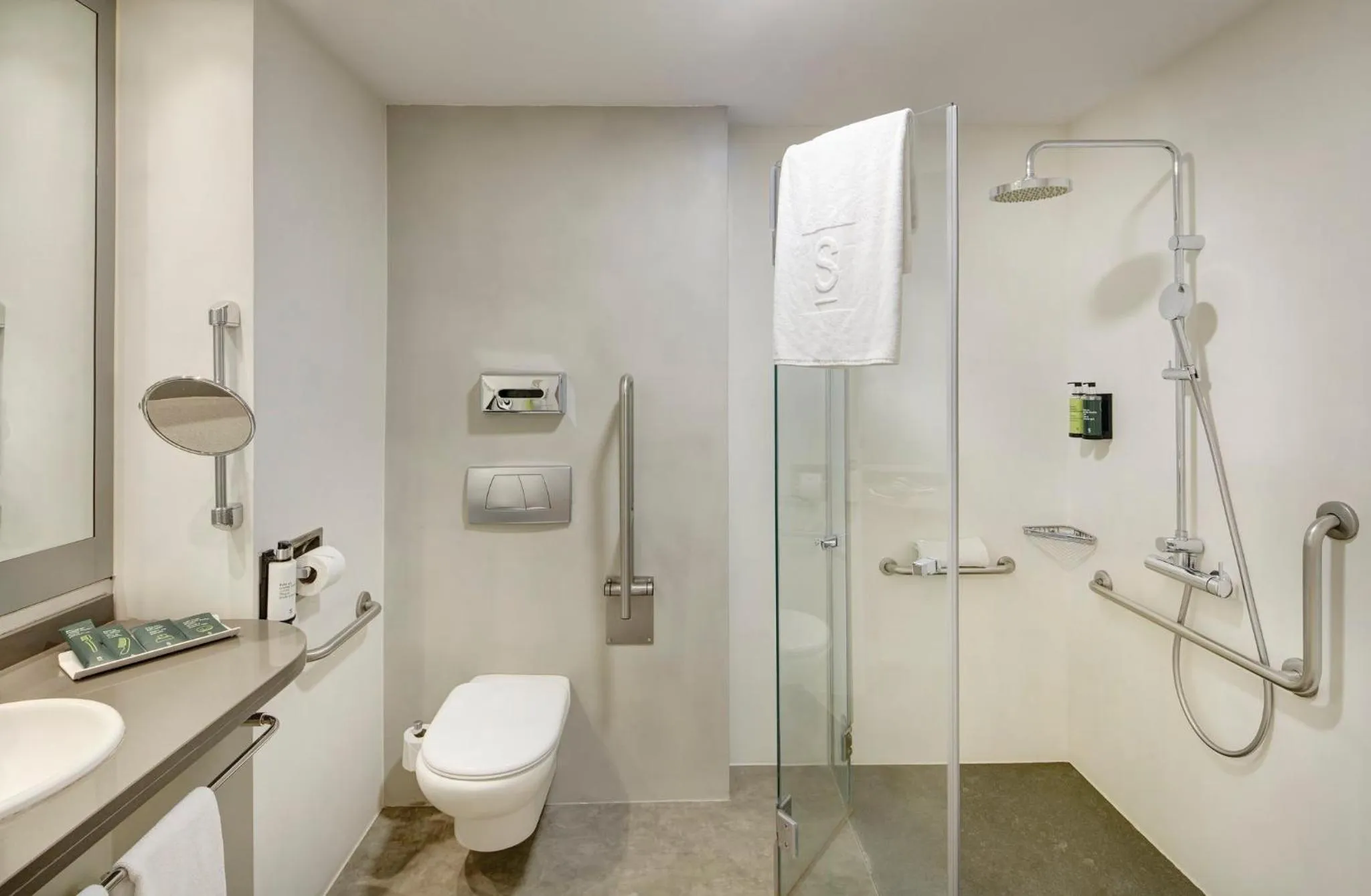 Photo of the whole room in Sercotel Caspe